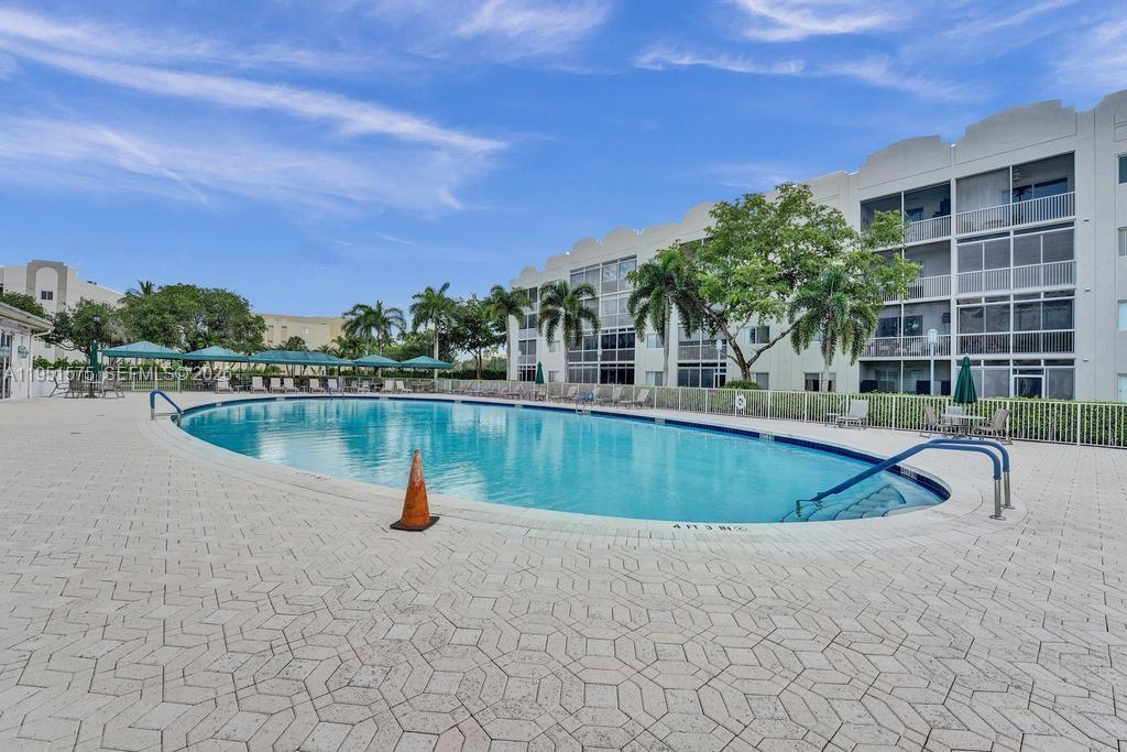 SOUTHAMPTON CONDOMINIUM I - Residential