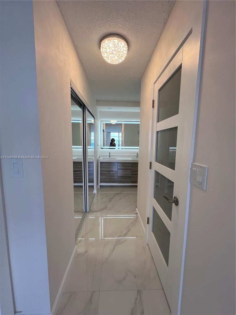 HALLMARK OF HOLLYWOOD CON - Residential Lease