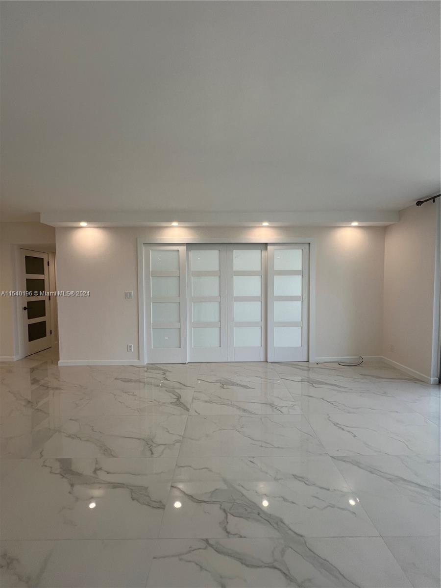 HALLMARK OF HOLLYWOOD CON - Residential Lease