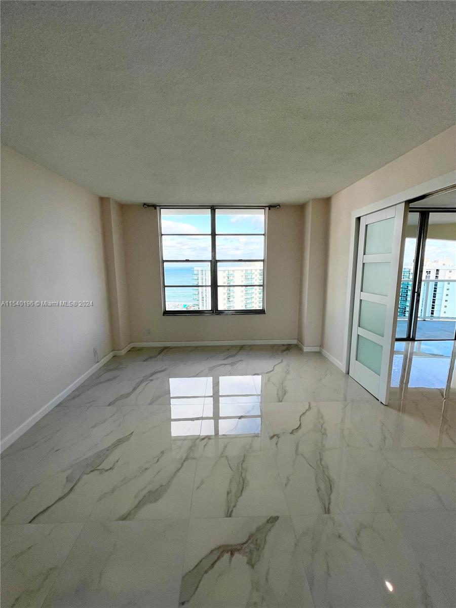 HALLMARK OF HOLLYWOOD CON - Residential Lease