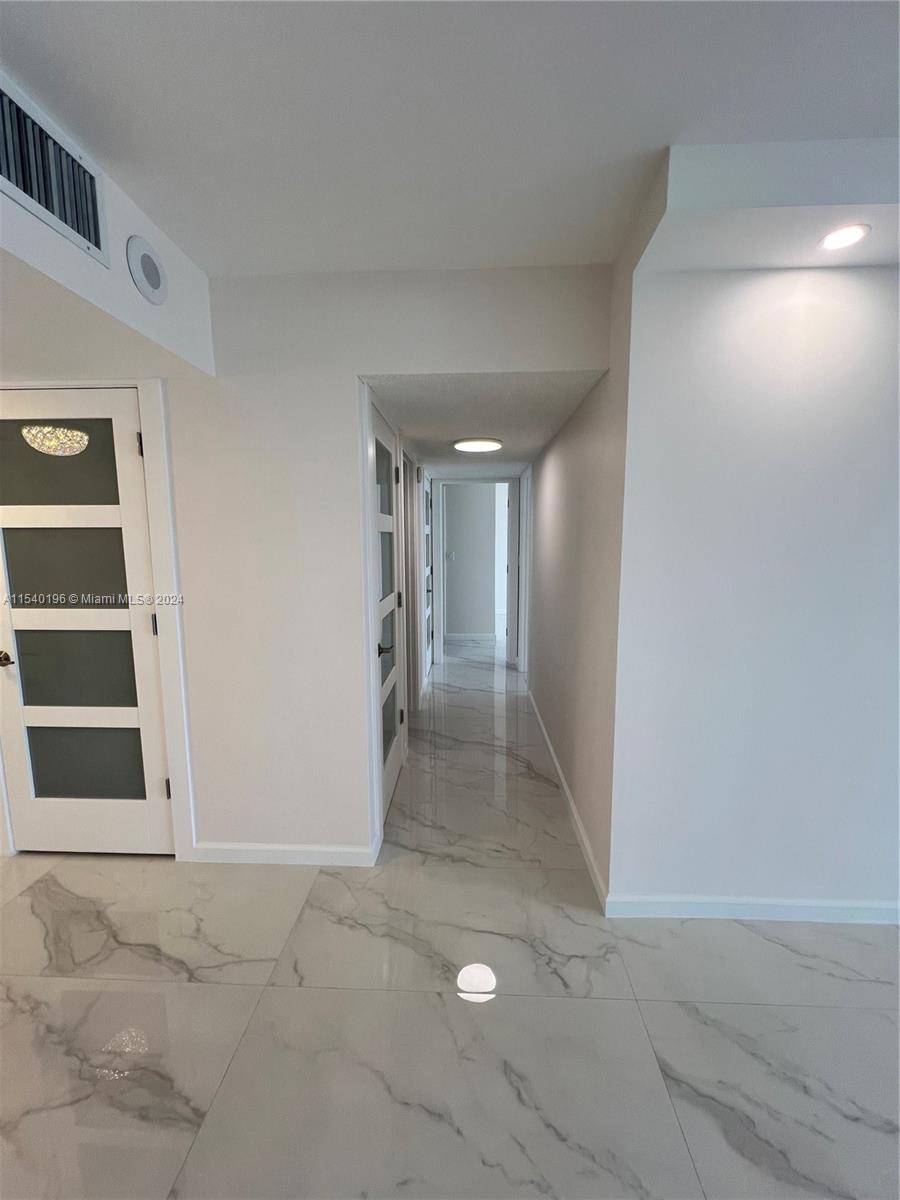 HALLMARK OF HOLLYWOOD CON - Residential Lease
