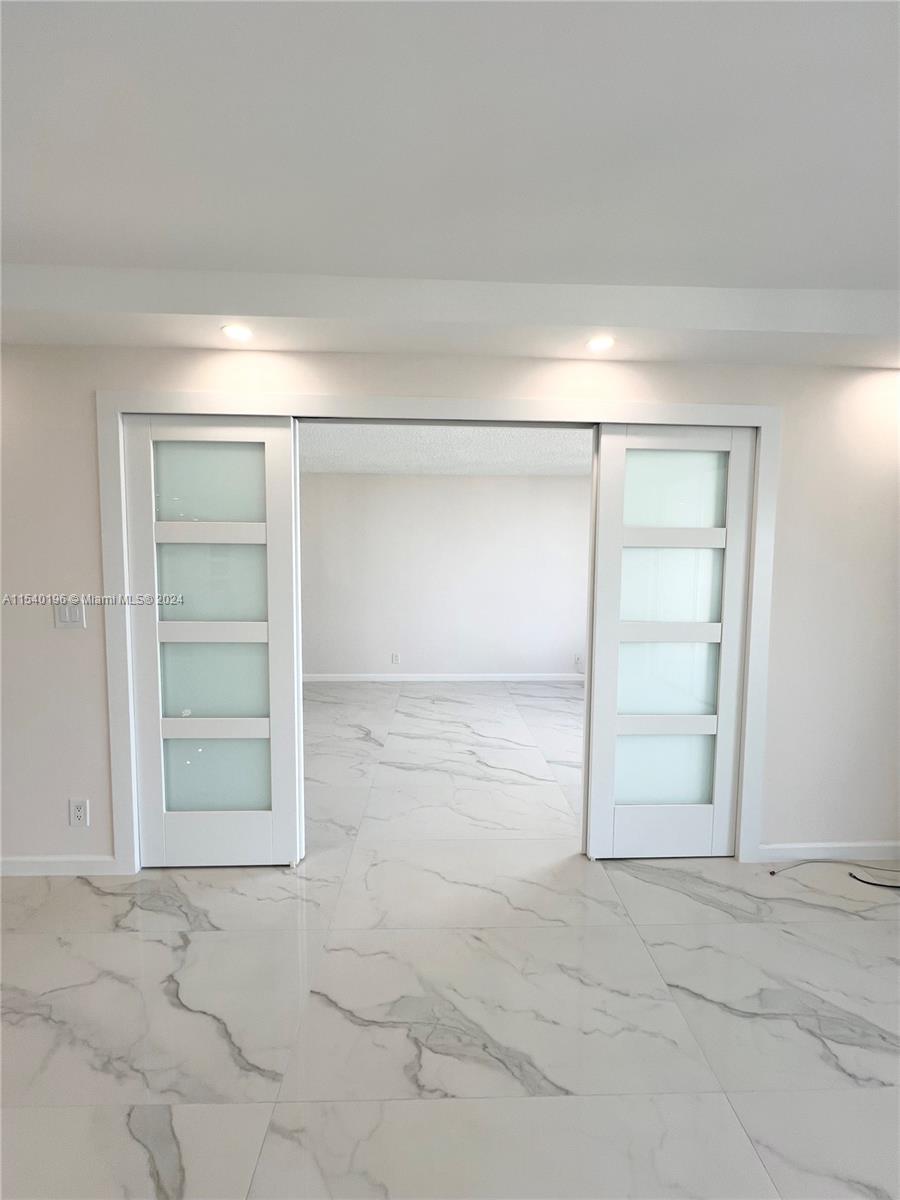 HALLMARK OF HOLLYWOOD CON - Residential Lease