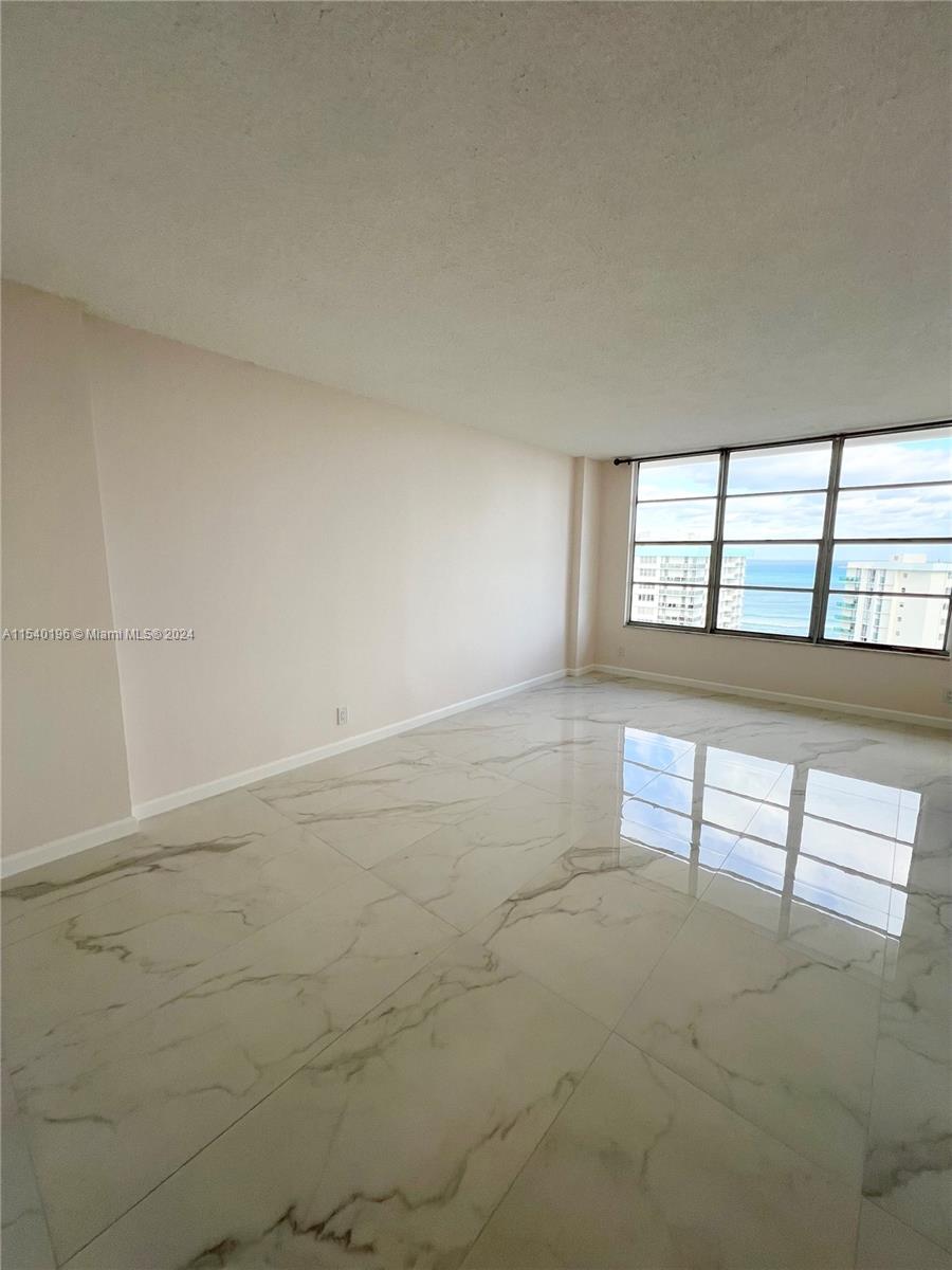 HALLMARK OF HOLLYWOOD CON - Residential Lease