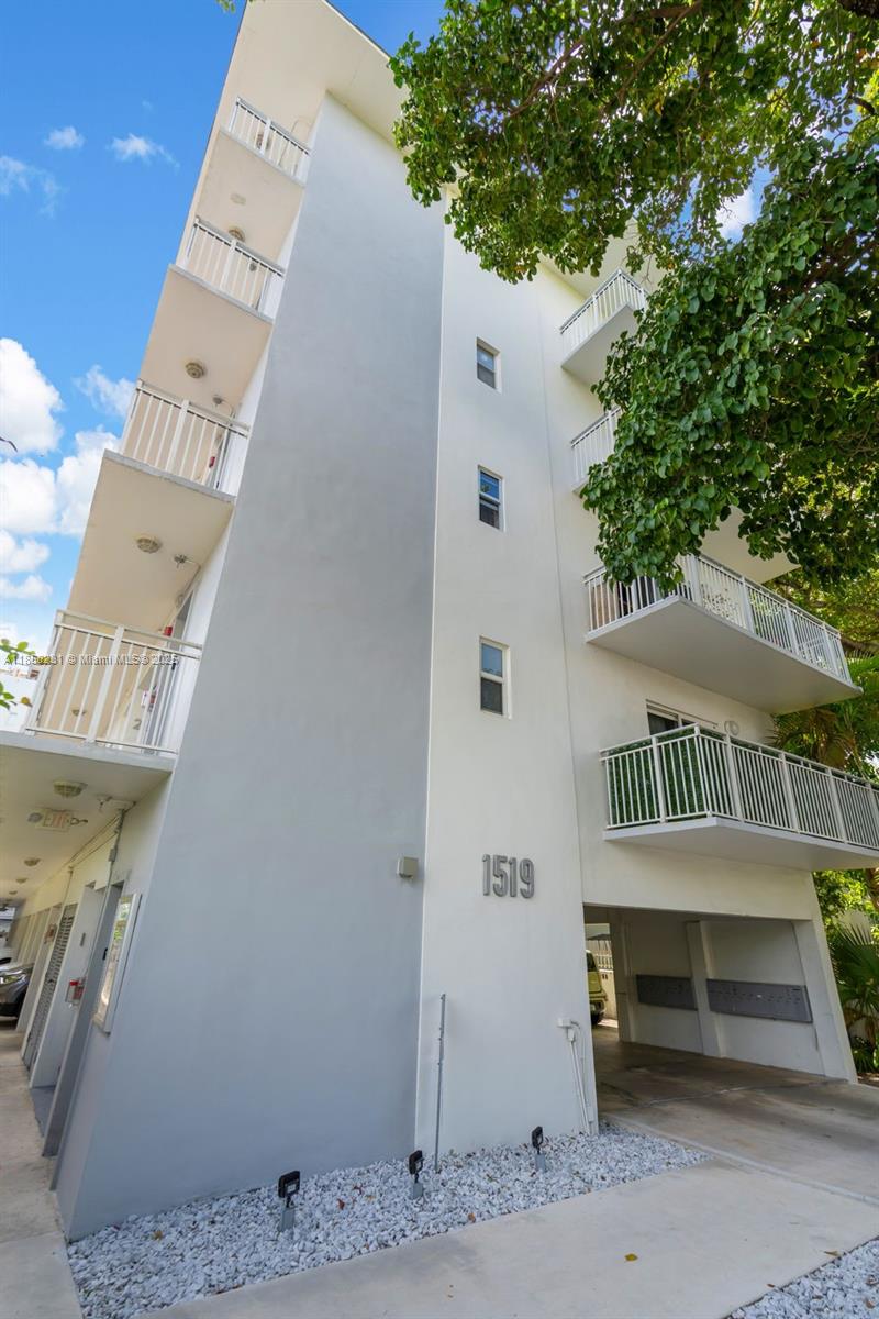 DREXEL 15 CONDO - Residential
