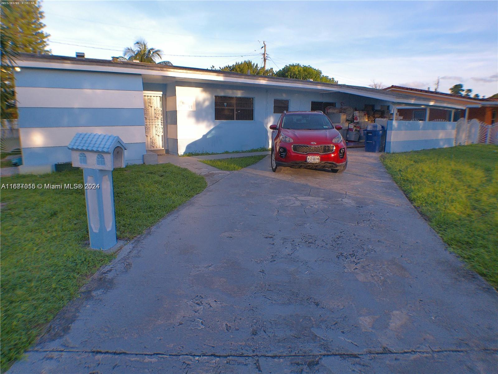 RENT WITH OPTION. BEAUTIFULL SINGLE FAMILY HOME COMPLETELY FENCE FOR RENT WITH OPTION TO PURCHASE LOCATED IN THE QUIET AREA EASY ACCESS TO ALL MAJOR EXPRESS WAY. HURRY UP IT WON'T LAST LONG. CALL YOUR BROKER FOR MORE INFORMATION. WHEN YOU PAY $3,200 OPTION RENT, $200 WILL GO TOWARD THE DEPOSIT TO PURCHASE.  FOR EXAMPLE, IF YOU COMPLETE THE PURCHASE IN 10 MONTHS AND YOU HAVE BEEN PAYING $3200 PER MONTH THAT MEANS YOU HAVE 10 TIMES $200 EQUAL $2,000 TOWARD YOUR PURCHASE.