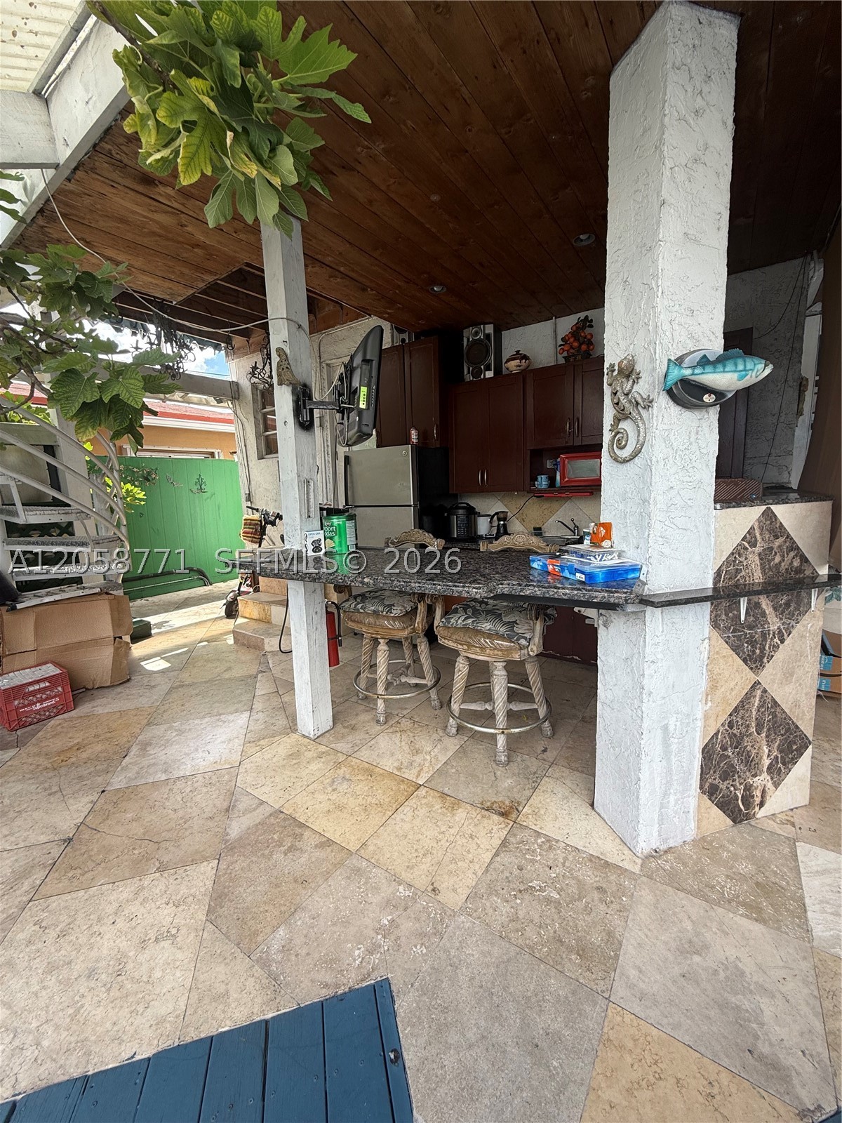 11 53 40 FLA FRUIT LAND C - Residential