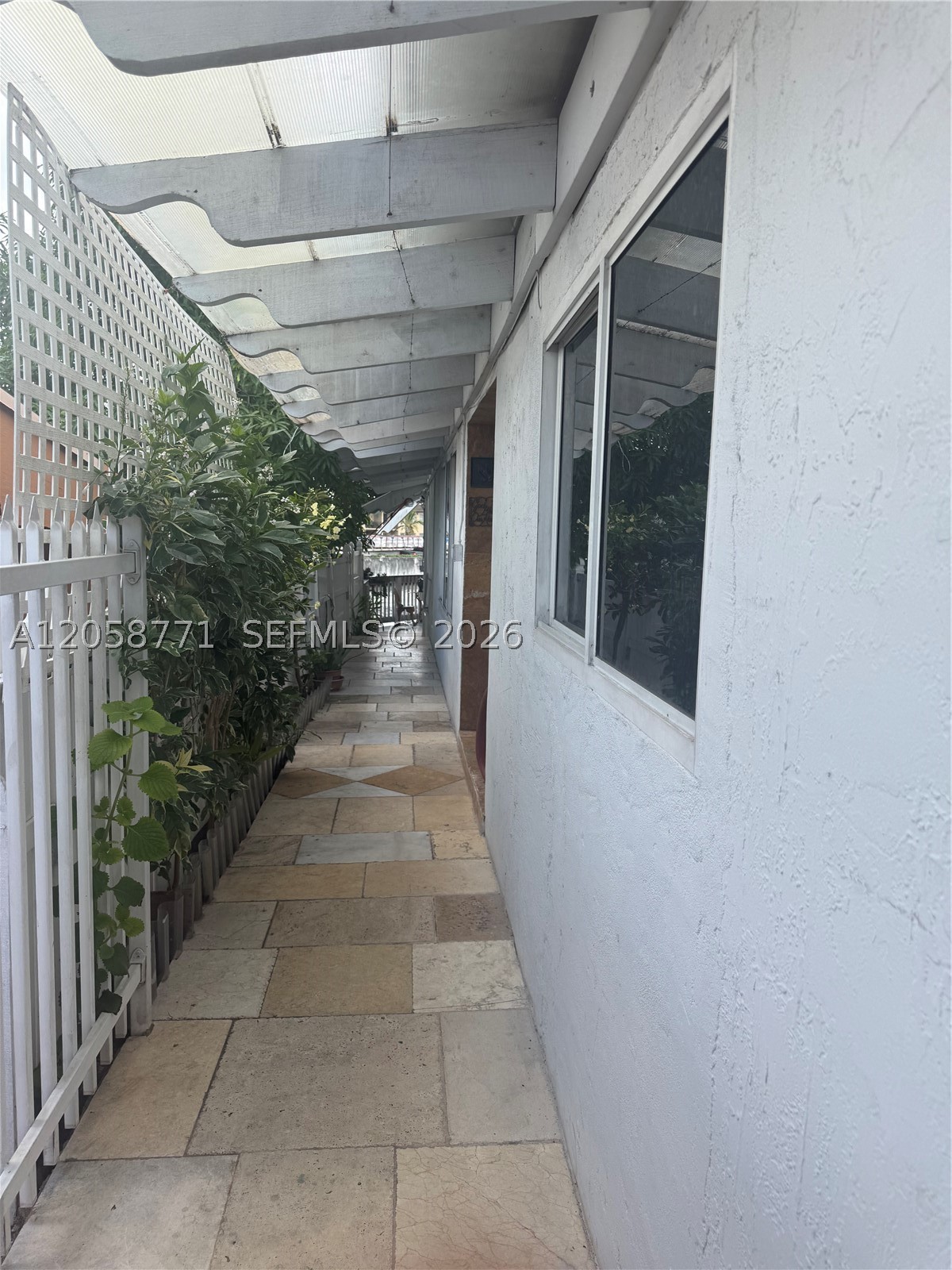 11 53 40 FLA FRUIT LAND C - Residential