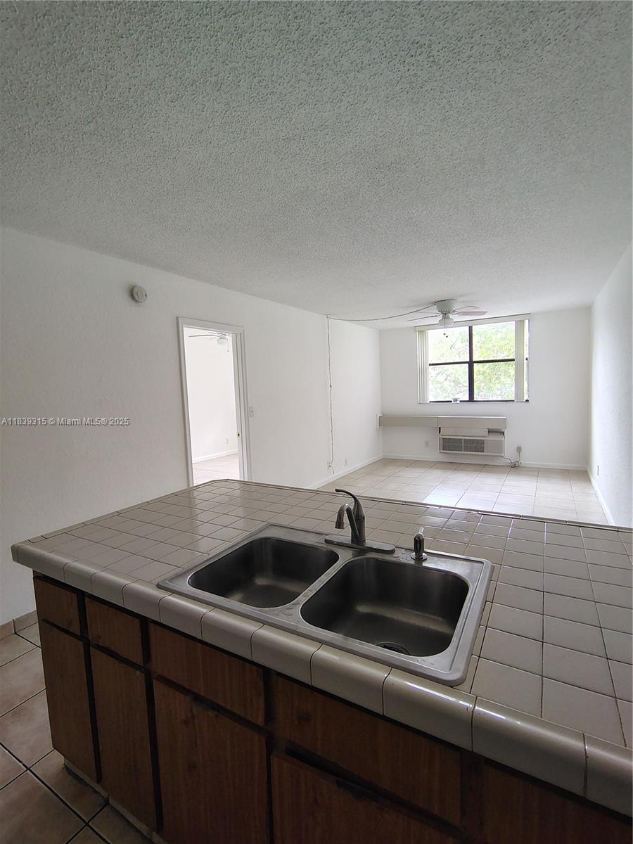 CORAL SPRINGS TOWER CLUB - Residential