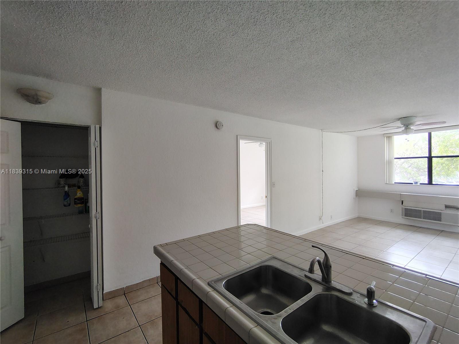 CORAL SPRINGS TOWER CLUB - Residential