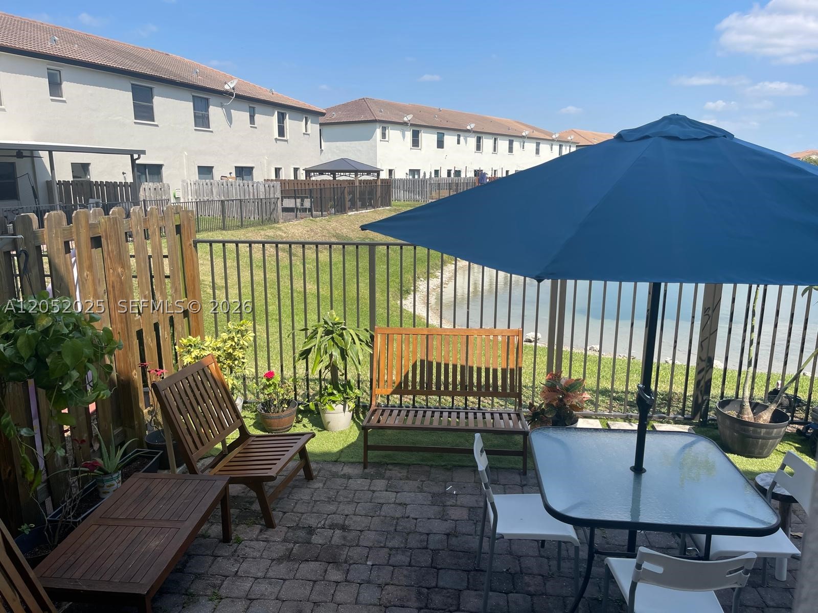 Enjoy this lake front 3 bedroom 2 1/2 bathroom Townhouse in Silver Palms!! 1 Car garage and 2 additional parking spaces, high ceilings, remodeled kitchen with granite countertops, stainless steel appliances, laundry on the 2nd floor, spacious master bedroom, walk in closet. Nice patio to relax and many community amenities including pool, basketball courts, BBQ area, resort style clubhouse,kiddie pool,