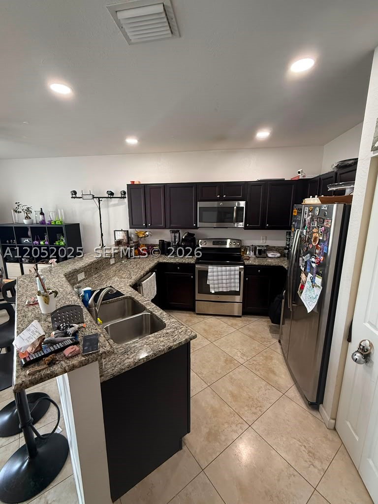 SILVER PALM WEST - Residential Lease