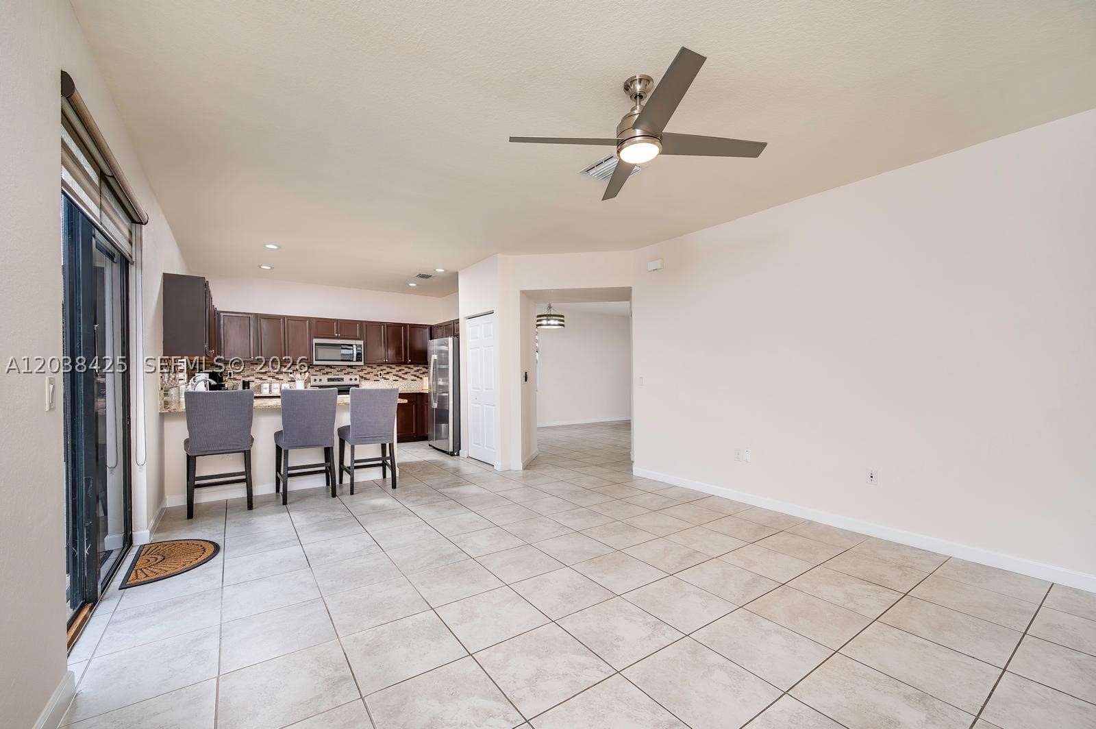 COCO PALM ESTATES - Residential Lease