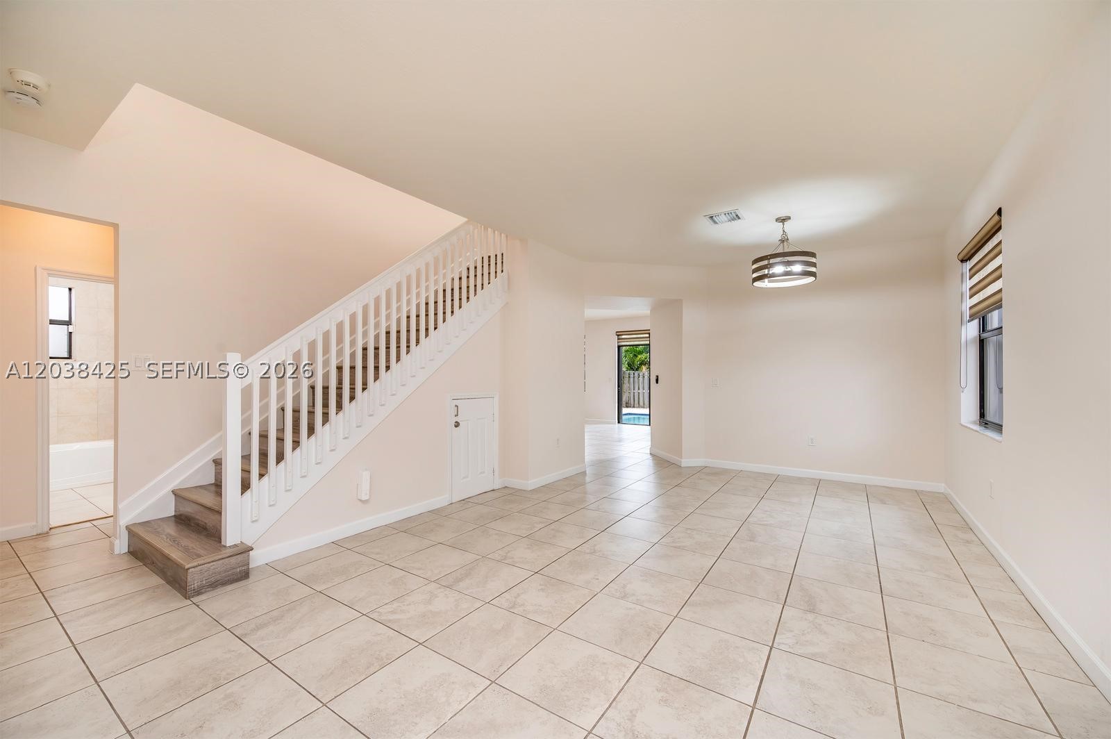 COCO PALM ESTATES - Residential Lease