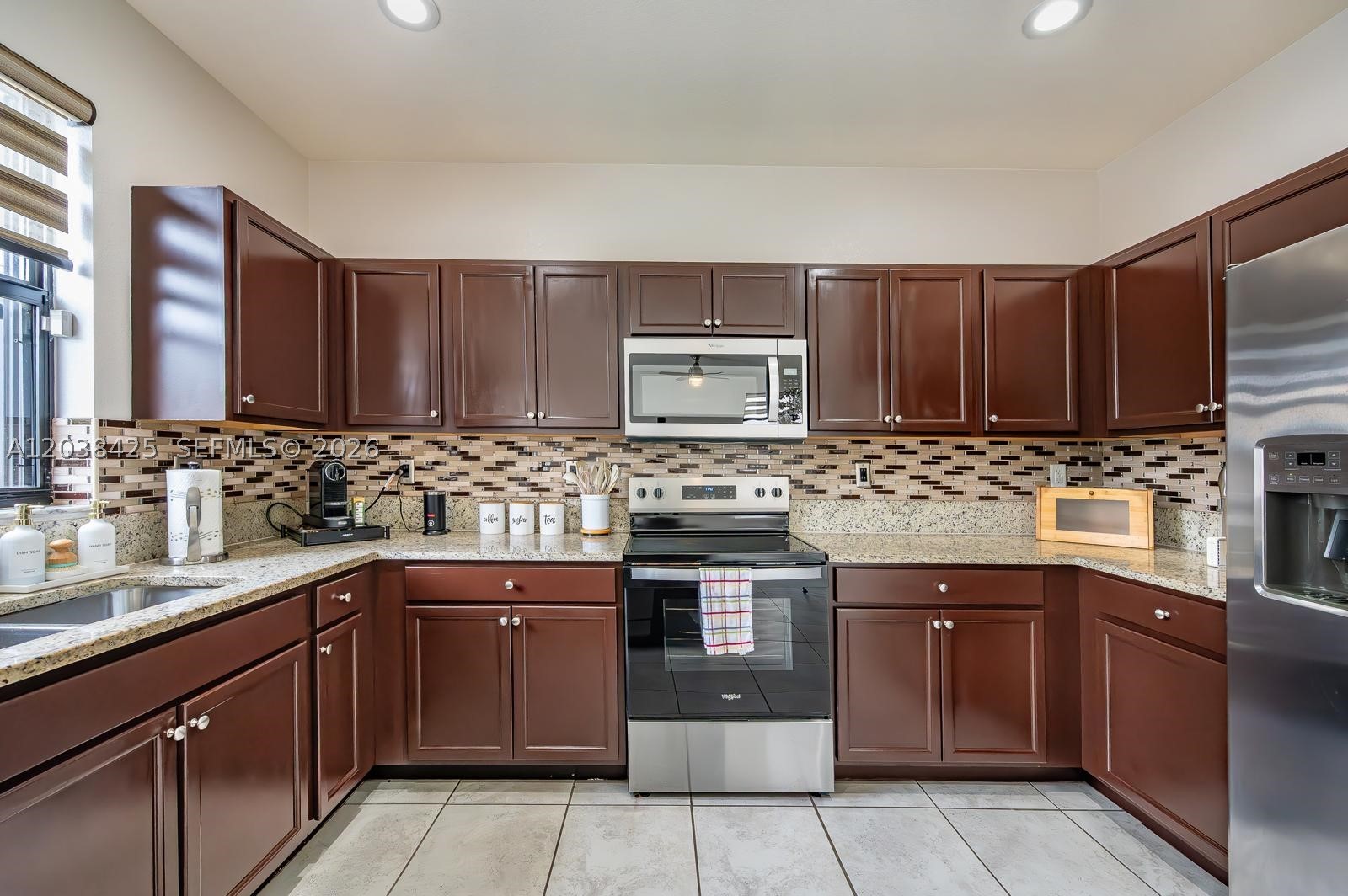 COCO PALM ESTATES - Residential Lease