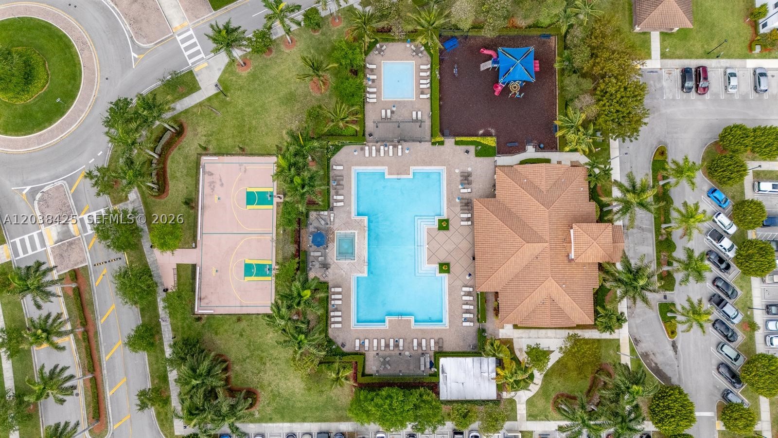 COCO PALM ESTATES - Residential Lease