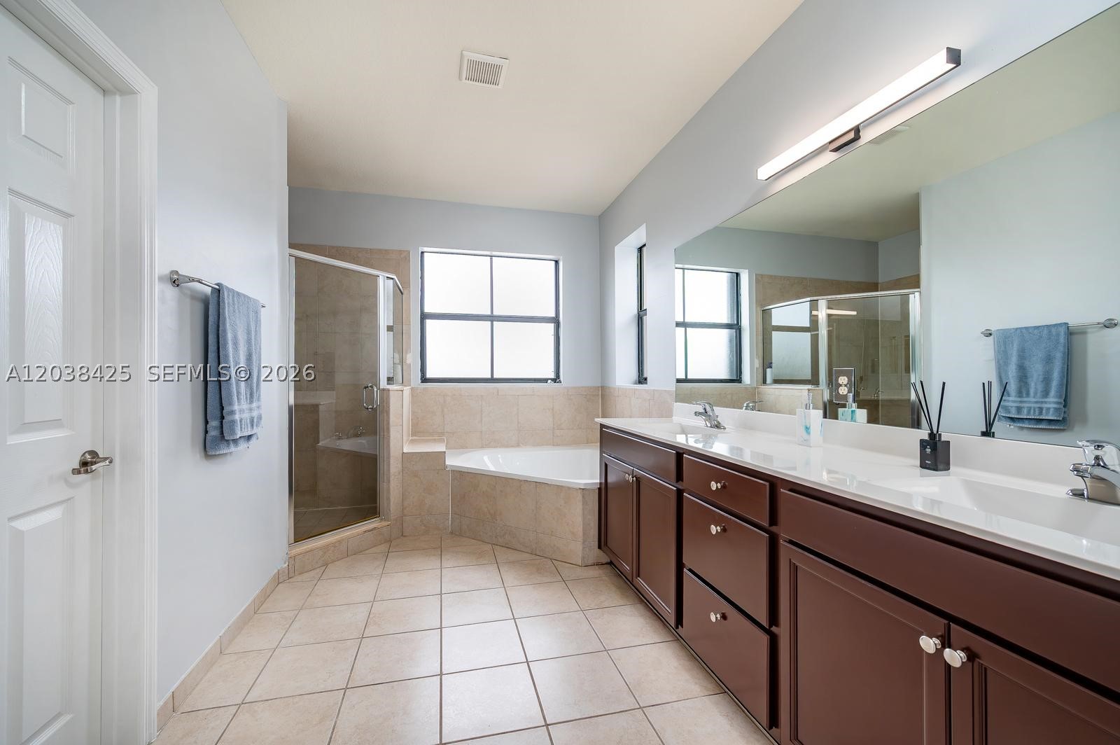 COCO PALM ESTATES - Residential Lease