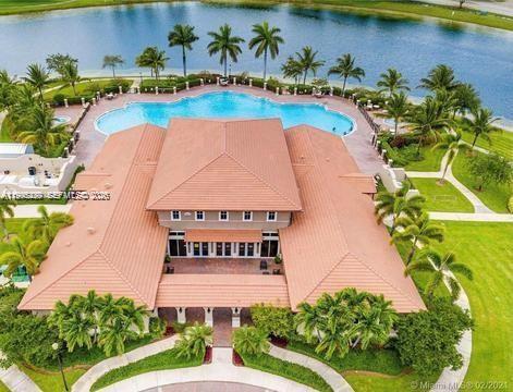 LAKES BY THE BAY EVE REPL - Residential