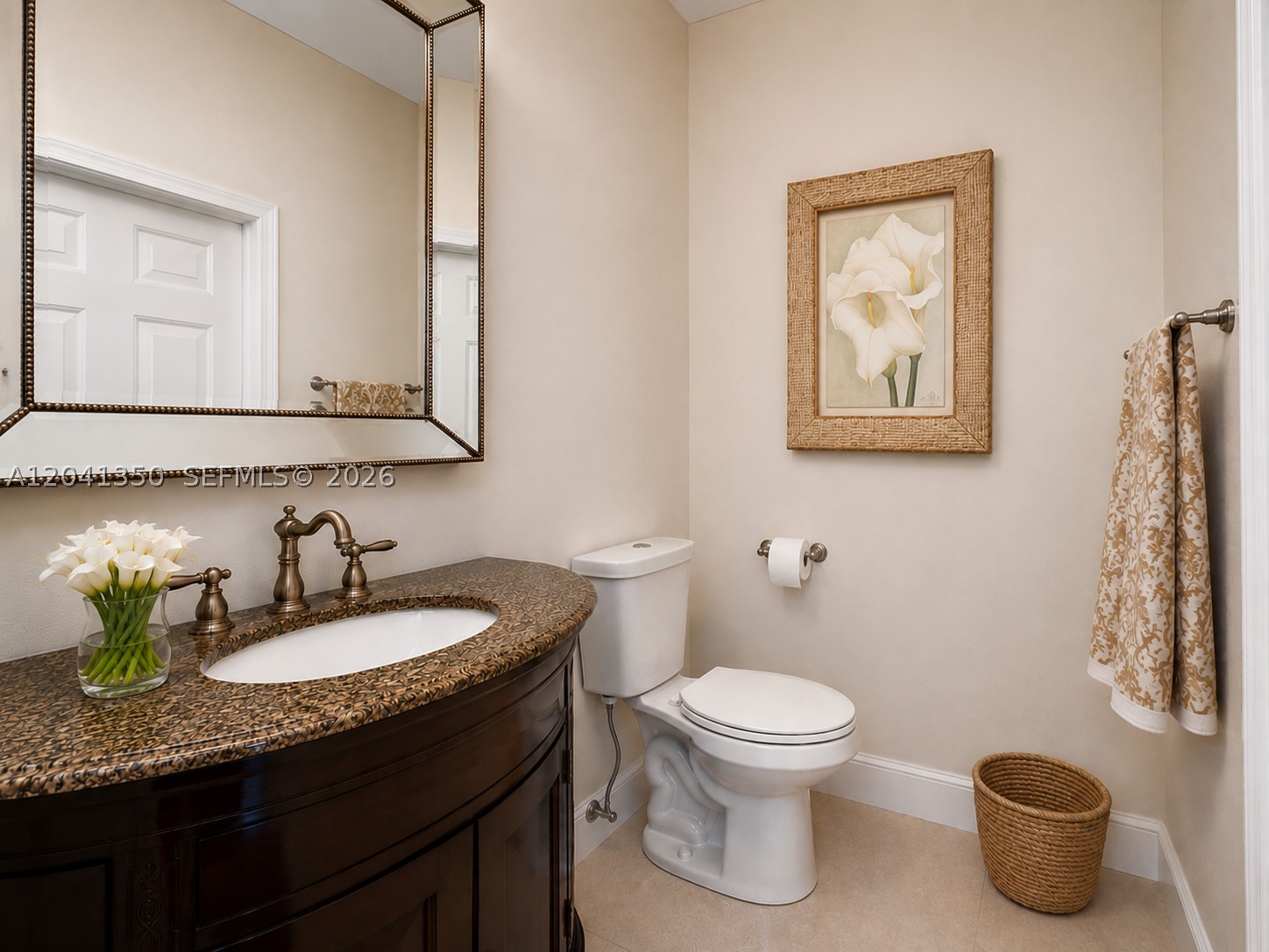TWIN LAKE SHORES EAST - Residential Lease