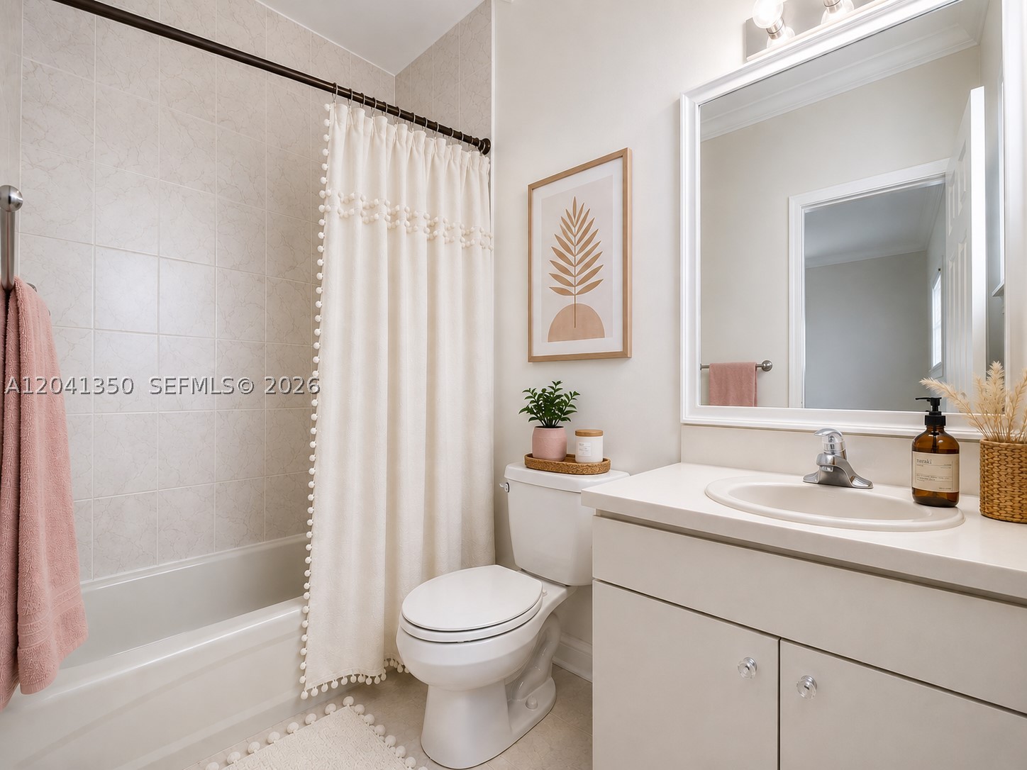 TWIN LAKE SHORES EAST - Residential Lease