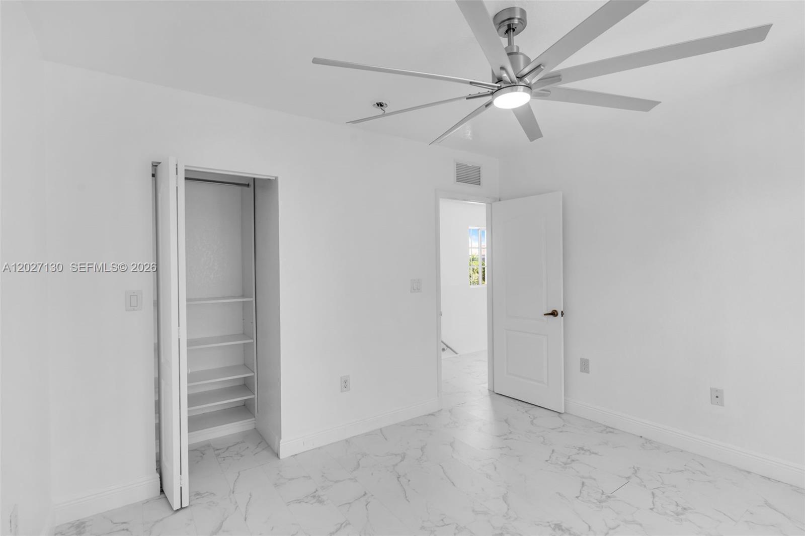MANDARIN LAKES - Residential Lease