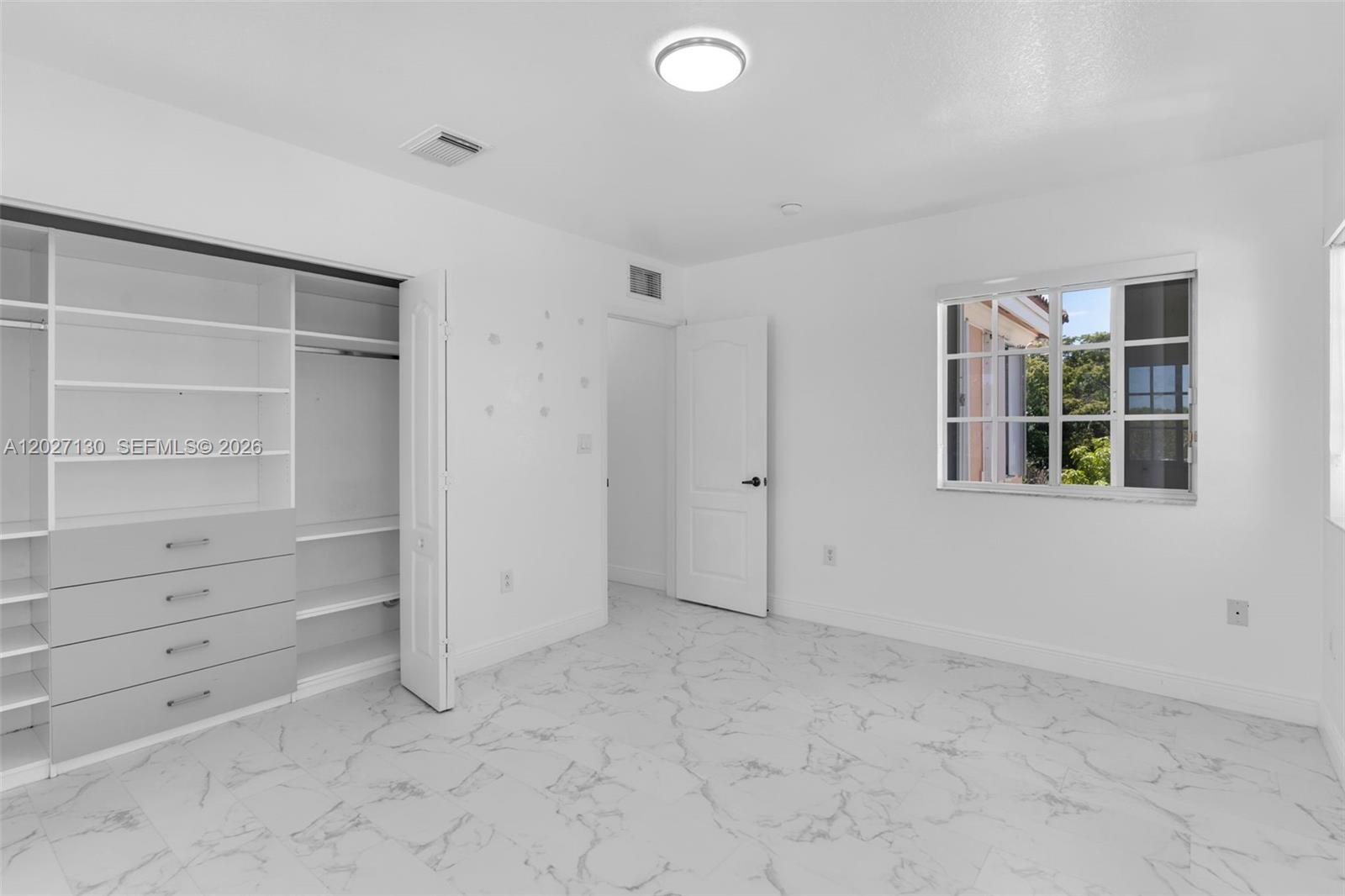 MANDARIN LAKES - Residential Lease