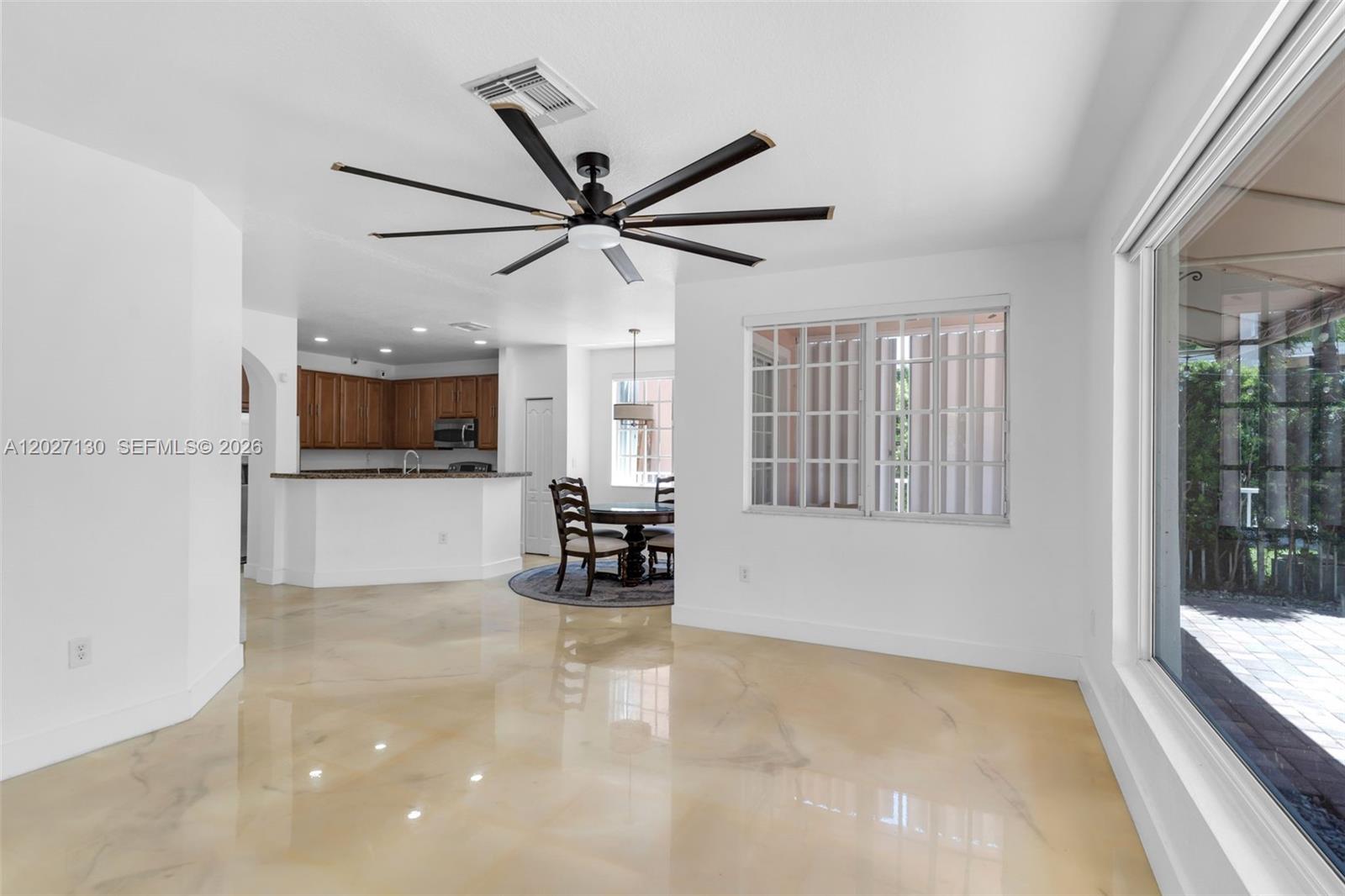 MANDARIN LAKES - Residential Lease