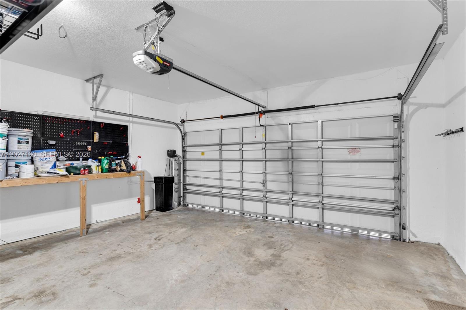 MANDARIN LAKES - Residential Lease