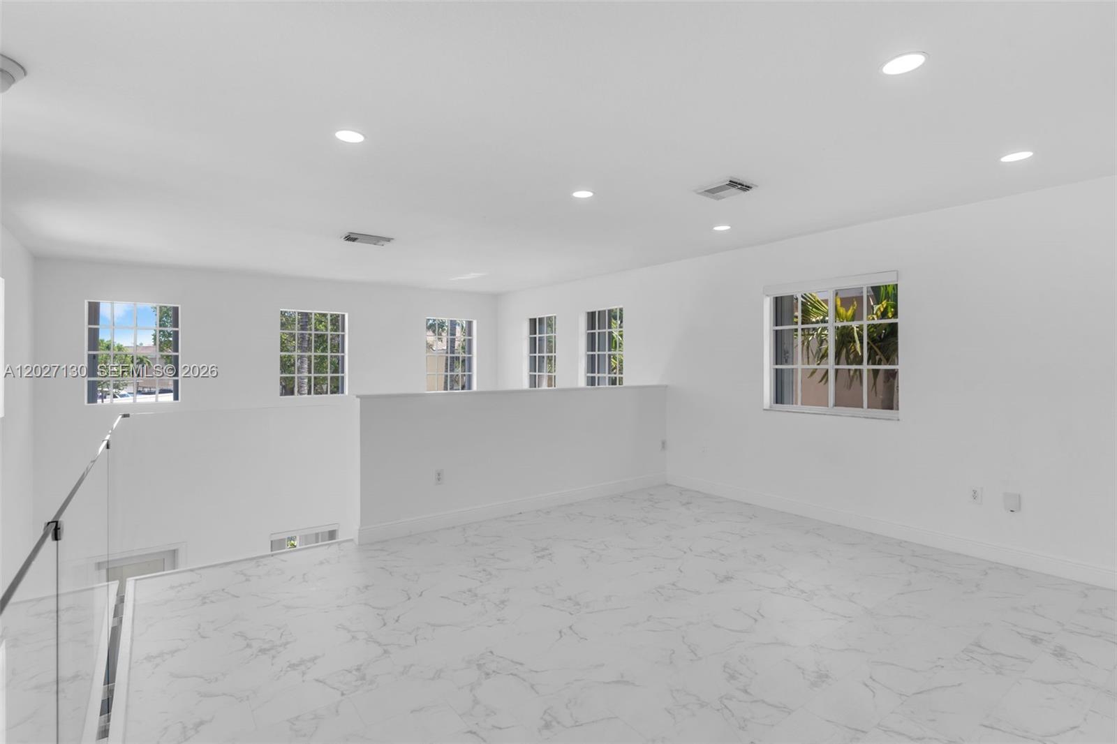 MANDARIN LAKES - Residential Lease