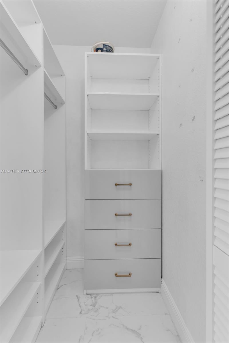 MANDARIN LAKES - Residential Lease