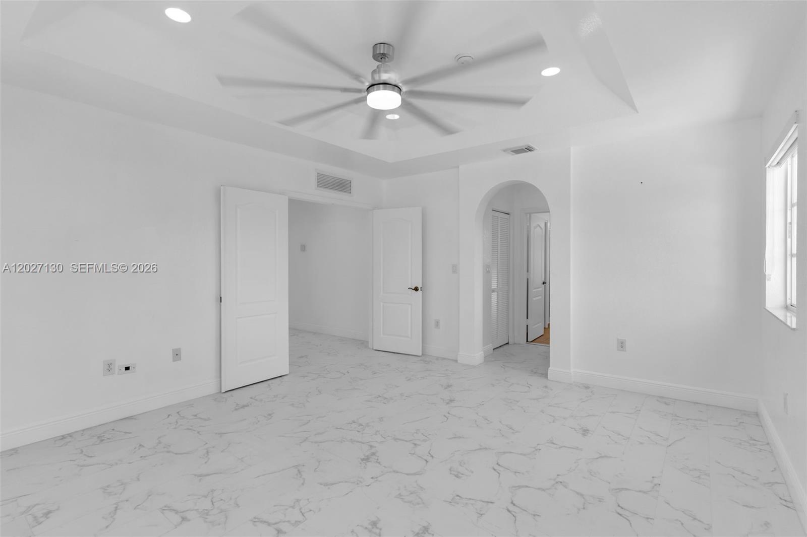 MANDARIN LAKES - Residential Lease