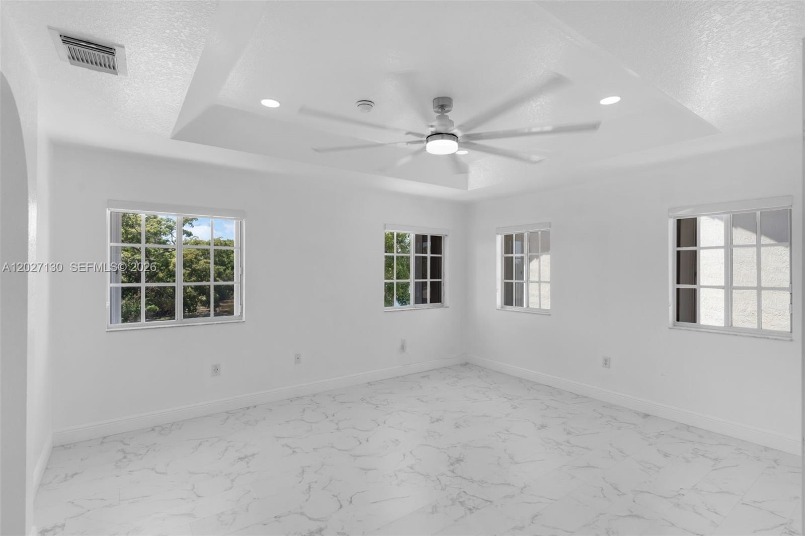 MANDARIN LAKES - Residential Lease