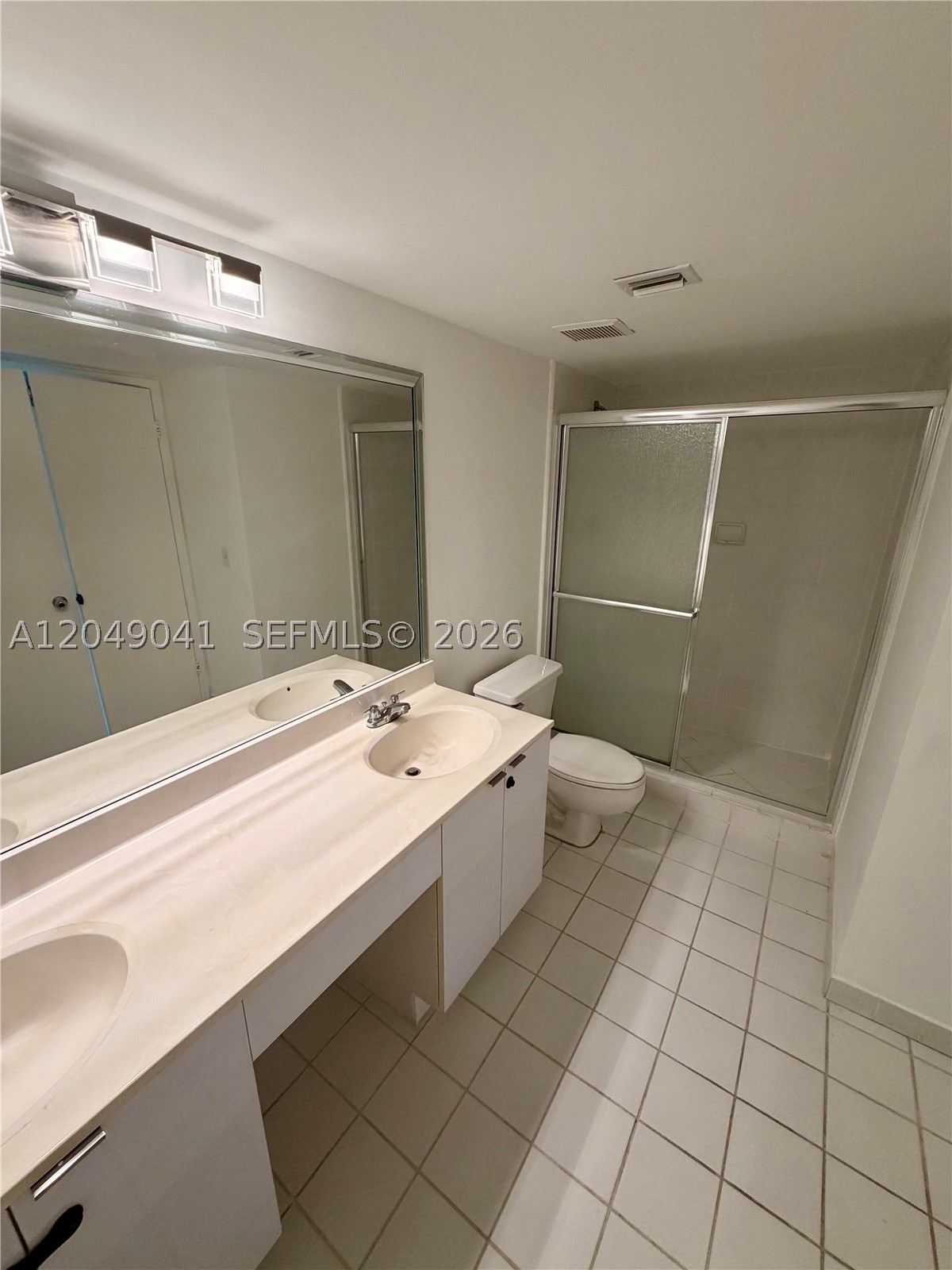 PARC CENTRAL AVENTURA SOU - Residential Lease