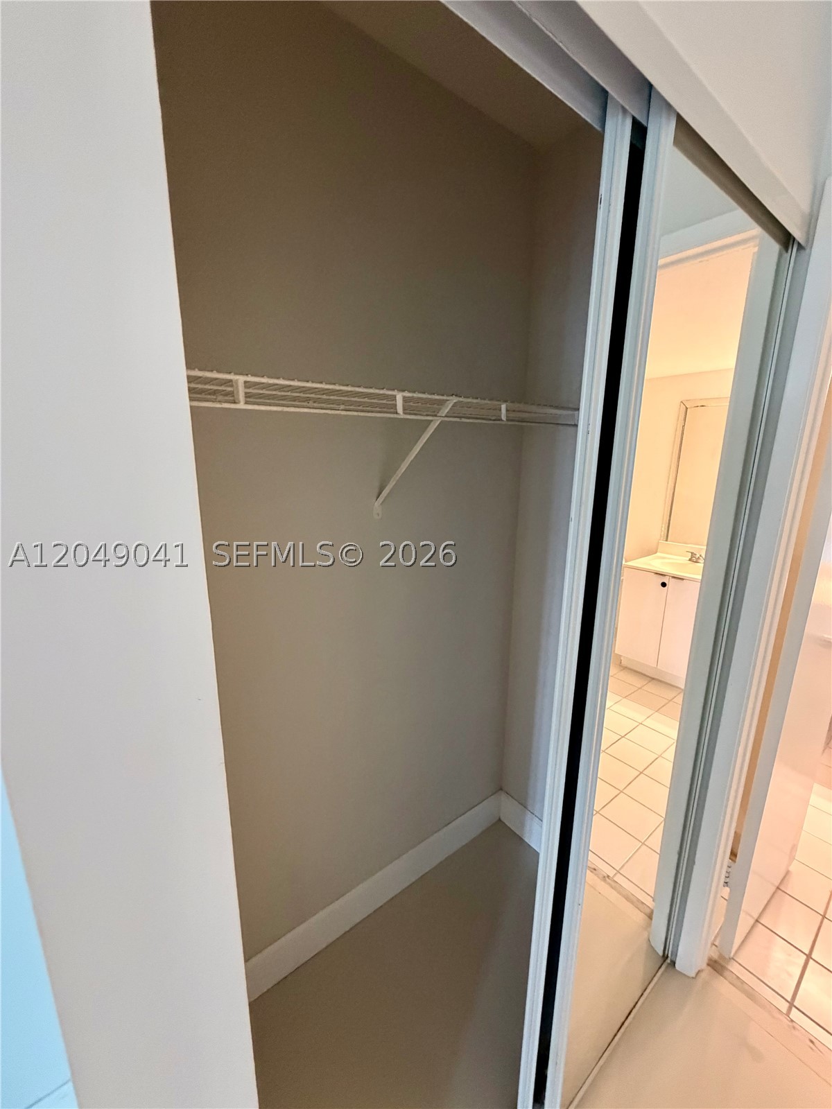 PARC CENTRAL AVENTURA SOU - Residential Lease