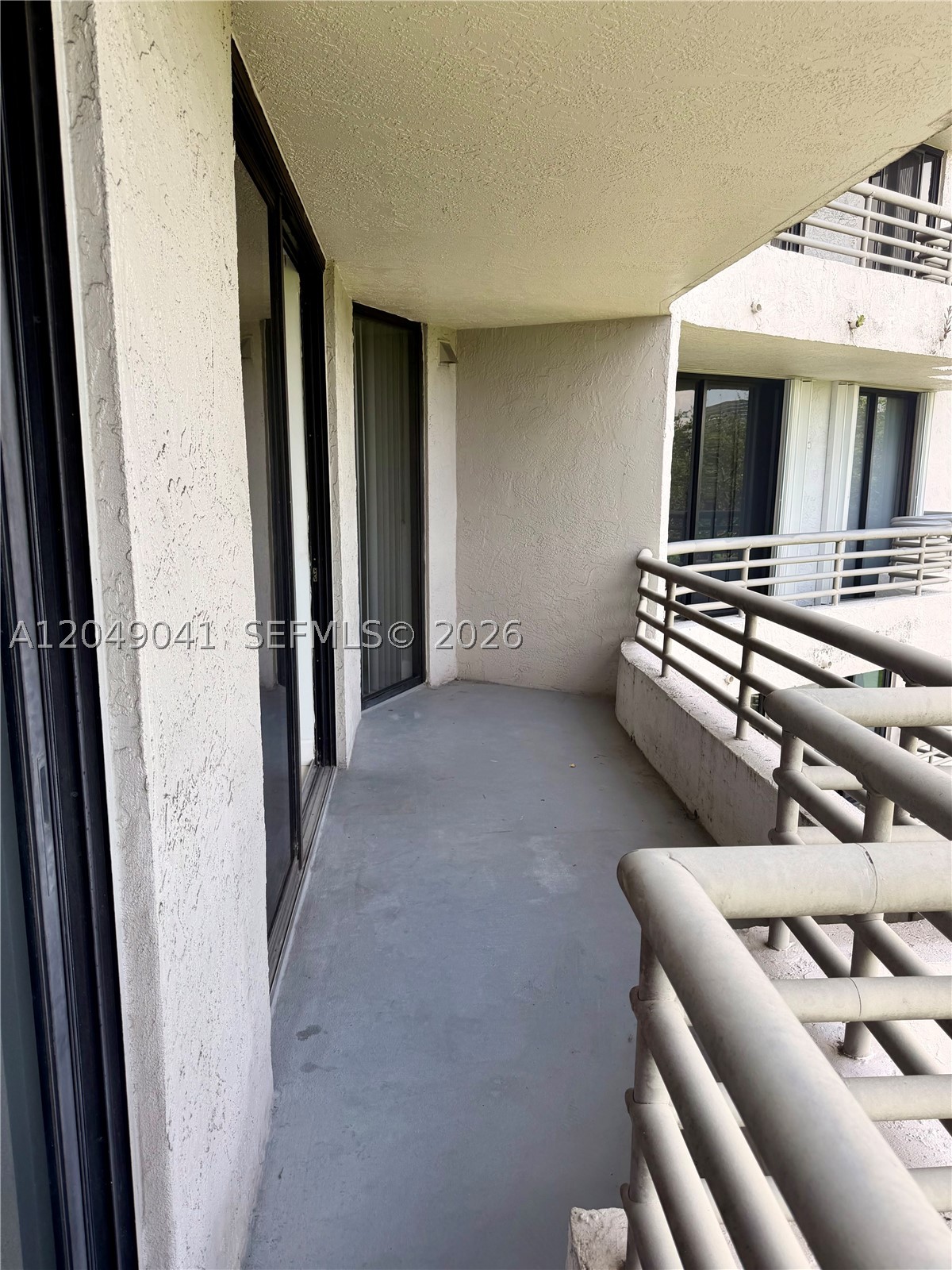 PARC CENTRAL AVENTURA SOU - Residential Lease