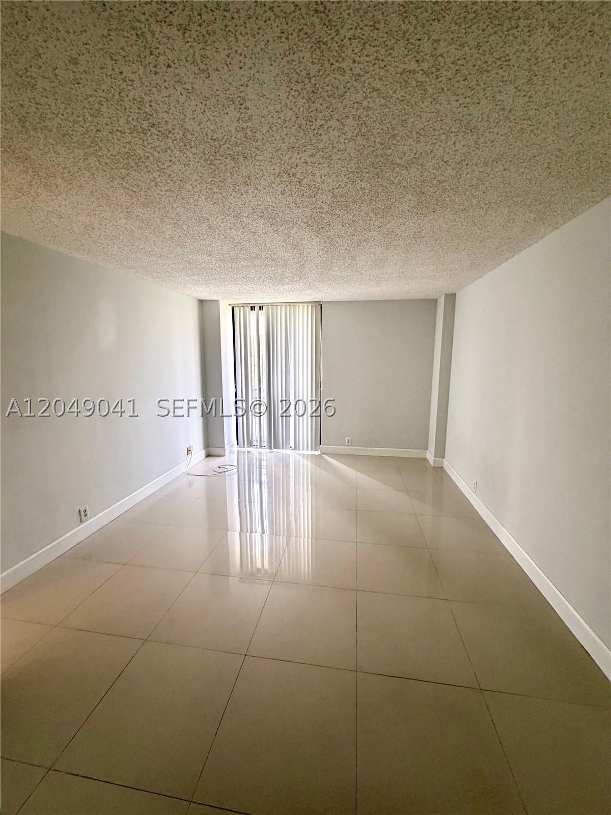 PARC CENTRAL AVENTURA SOU - Residential Lease