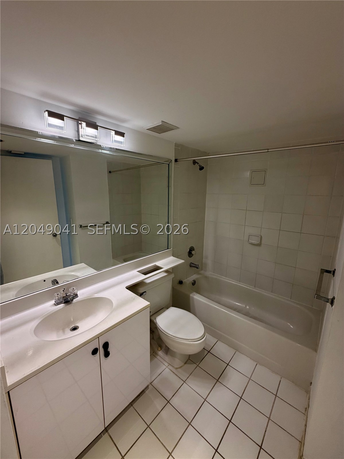PARC CENTRAL AVENTURA SOU - Residential Lease