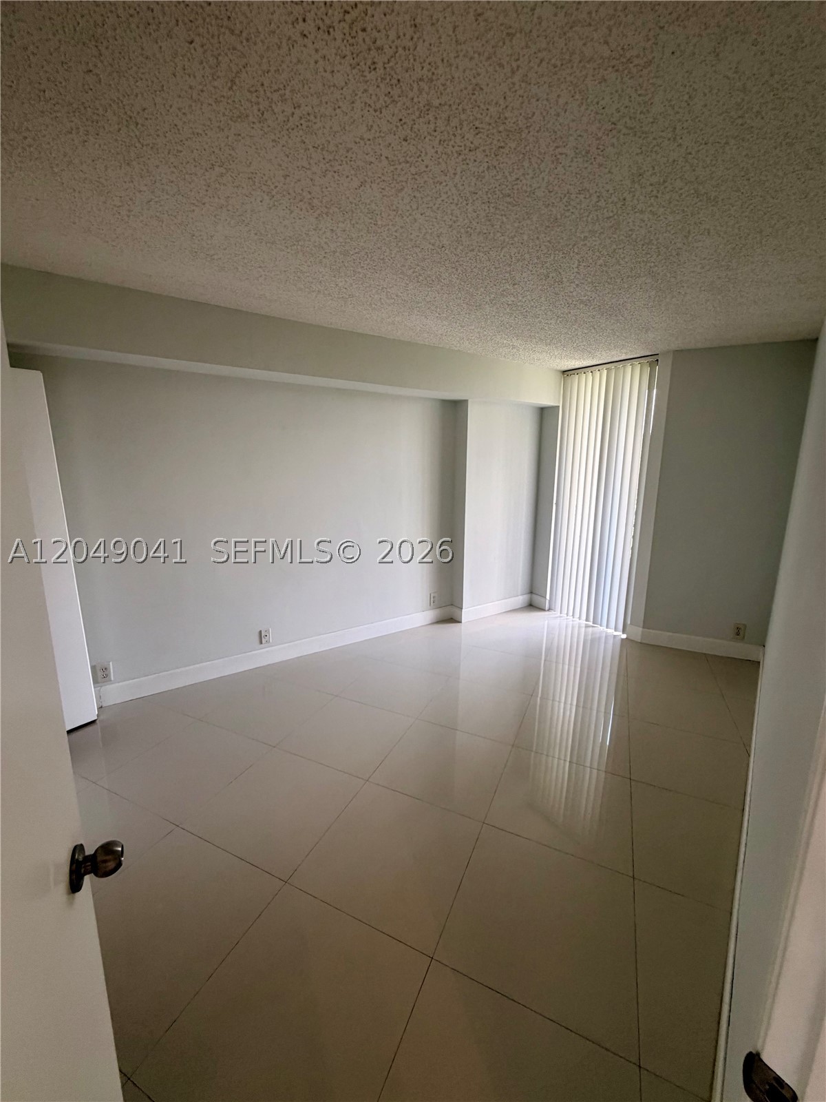 PARC CENTRAL AVENTURA SOU - Residential Lease