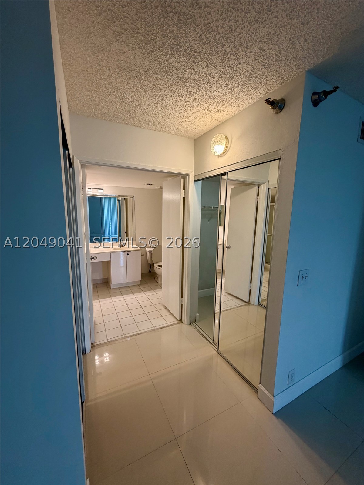 PARC CENTRAL AVENTURA SOU - Residential Lease