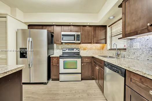 ALPINE WOODS VILLA NO V C - Residential Lease