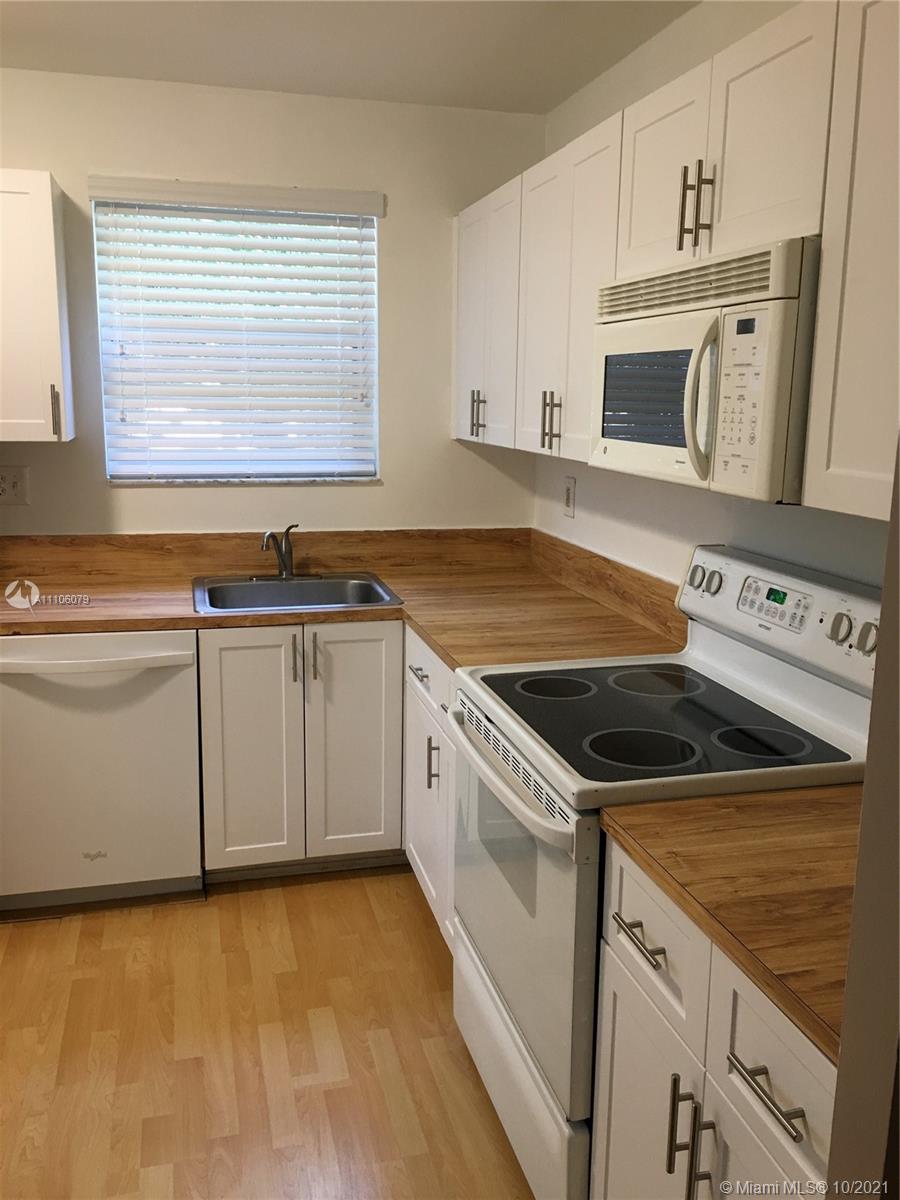 CLUB QUARTERS AT RAINTREE - Residential Lease
