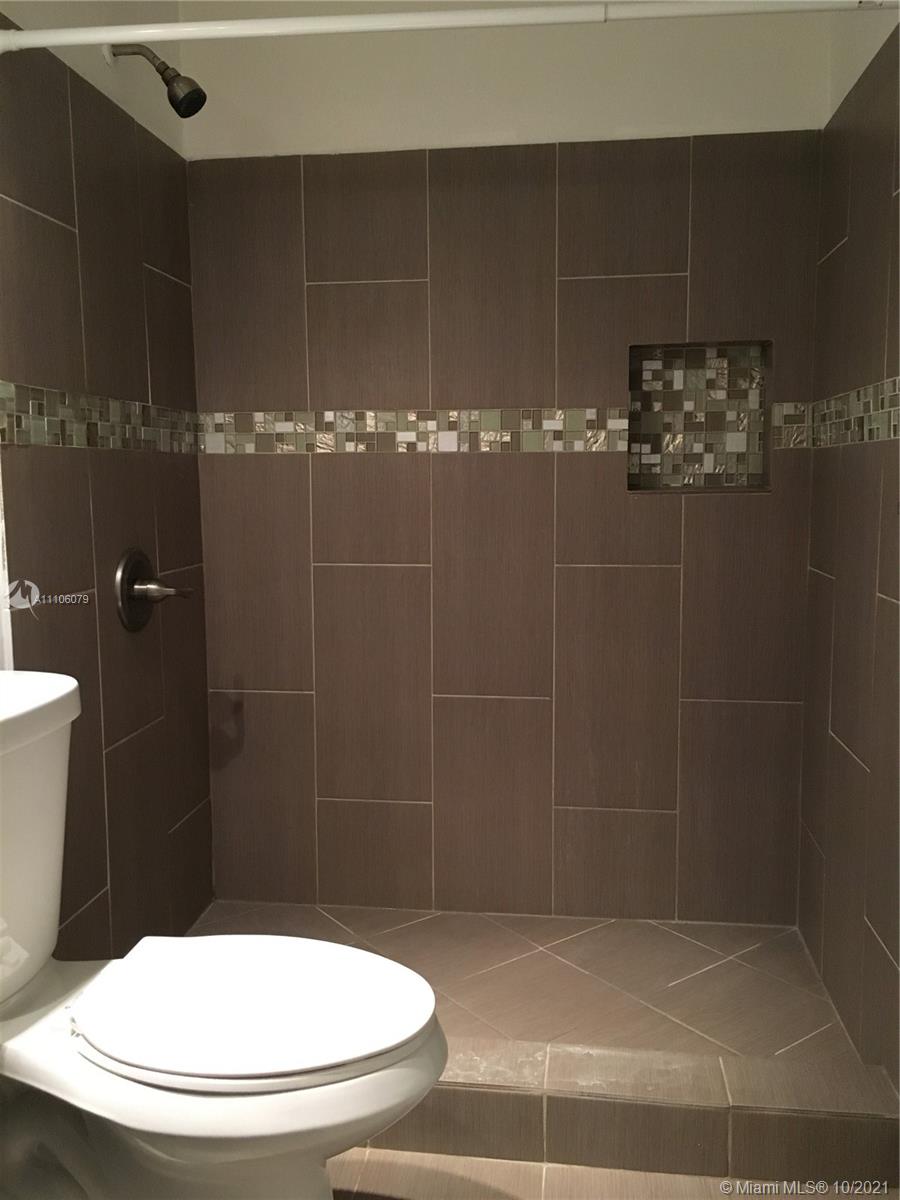 CLUB QUARTERS AT RAINTREE - Residential Lease