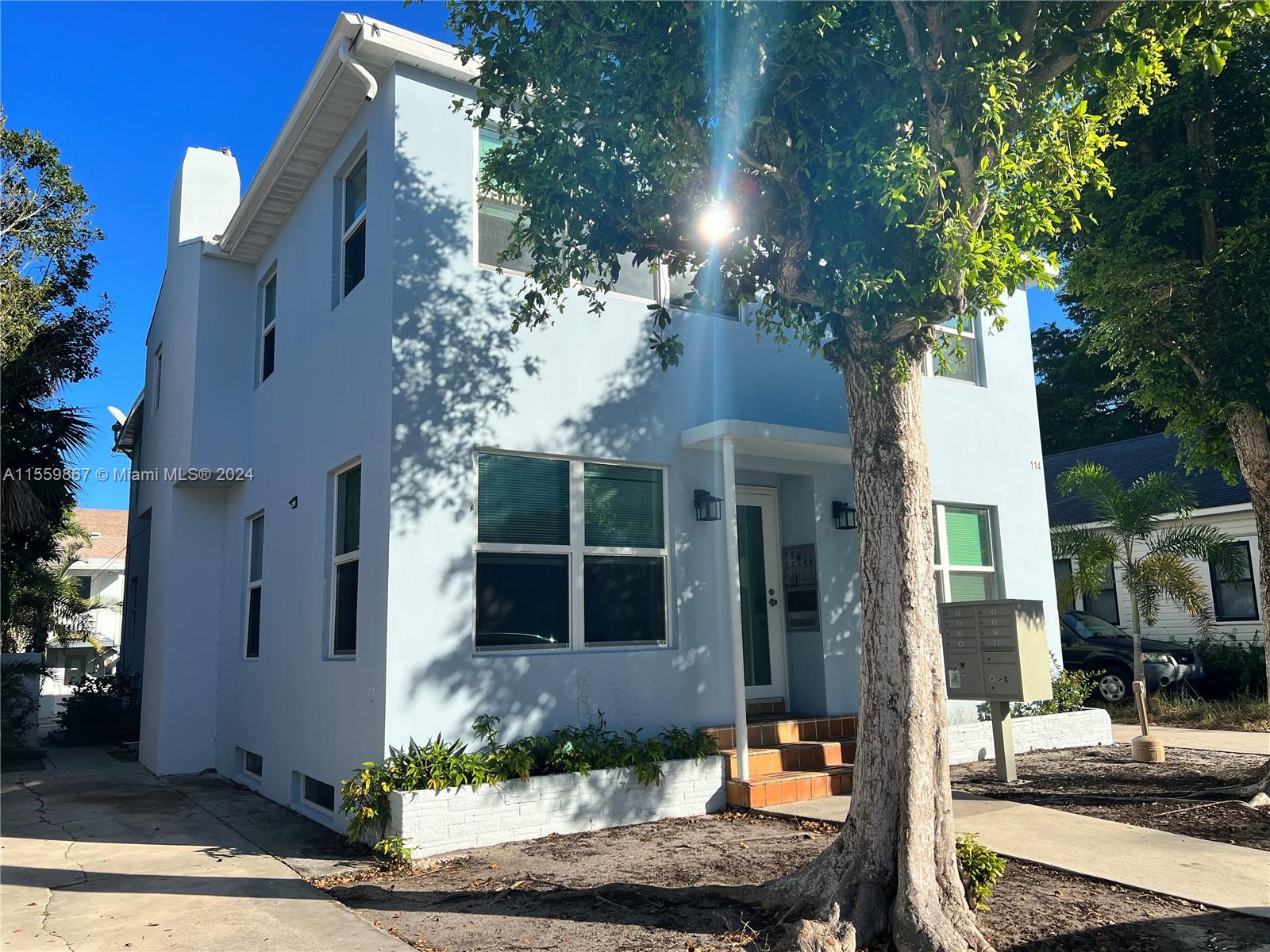 Charming 1 bedroom apartment steps from Lake Avenue, downtown Lake Worth Beach and Bryant Park. 1st floor corner unit with lots of windows, new flooring, plenty of storage space (3 large closets! + more), washer and dryer on site plus garden area. Great for 1-2 people, water included, secure building. Freshly painted, updated and ready to move in! Small pets considered with deposit - non-aggressive dog breeds only. TENANT MUST PROVIDE 1st month, last month, 1 month security plus background check, MUST HAVE credit report 650 or higher, proof of income and you can move right in!