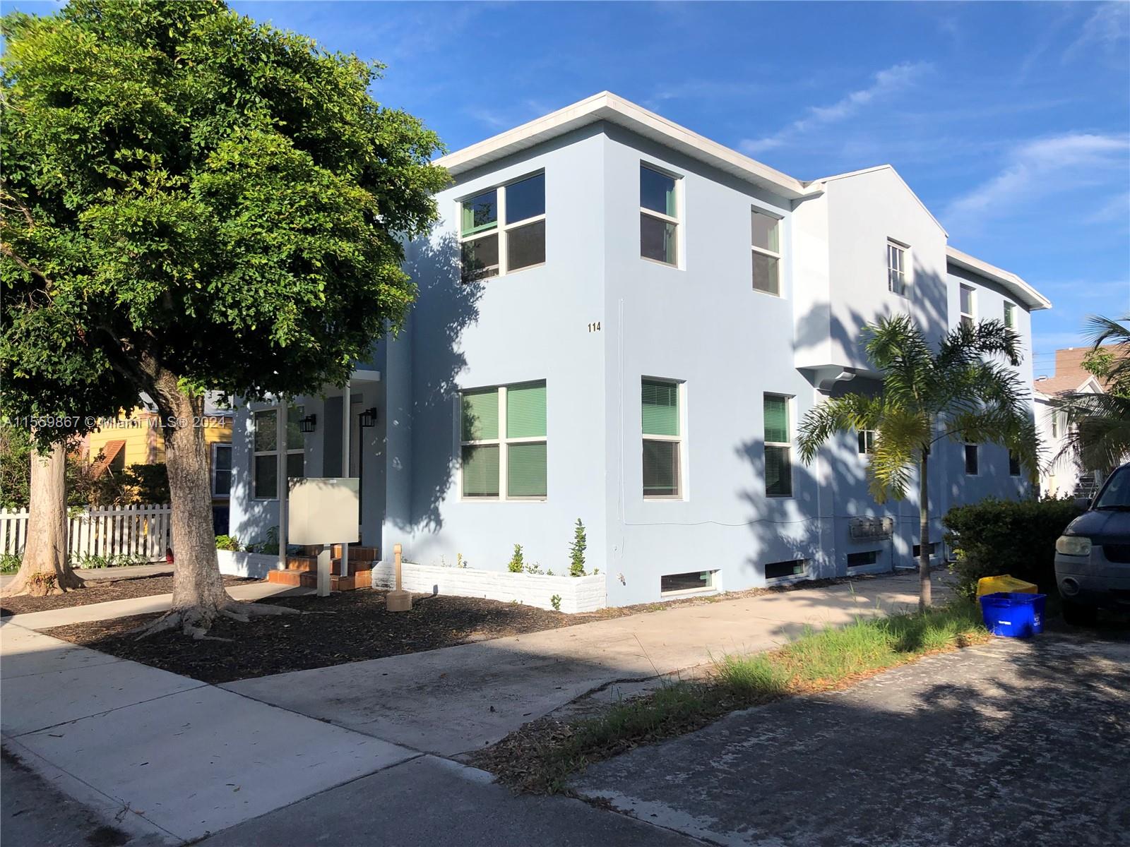 LAKE WORTH BEACH - Residential Lease
