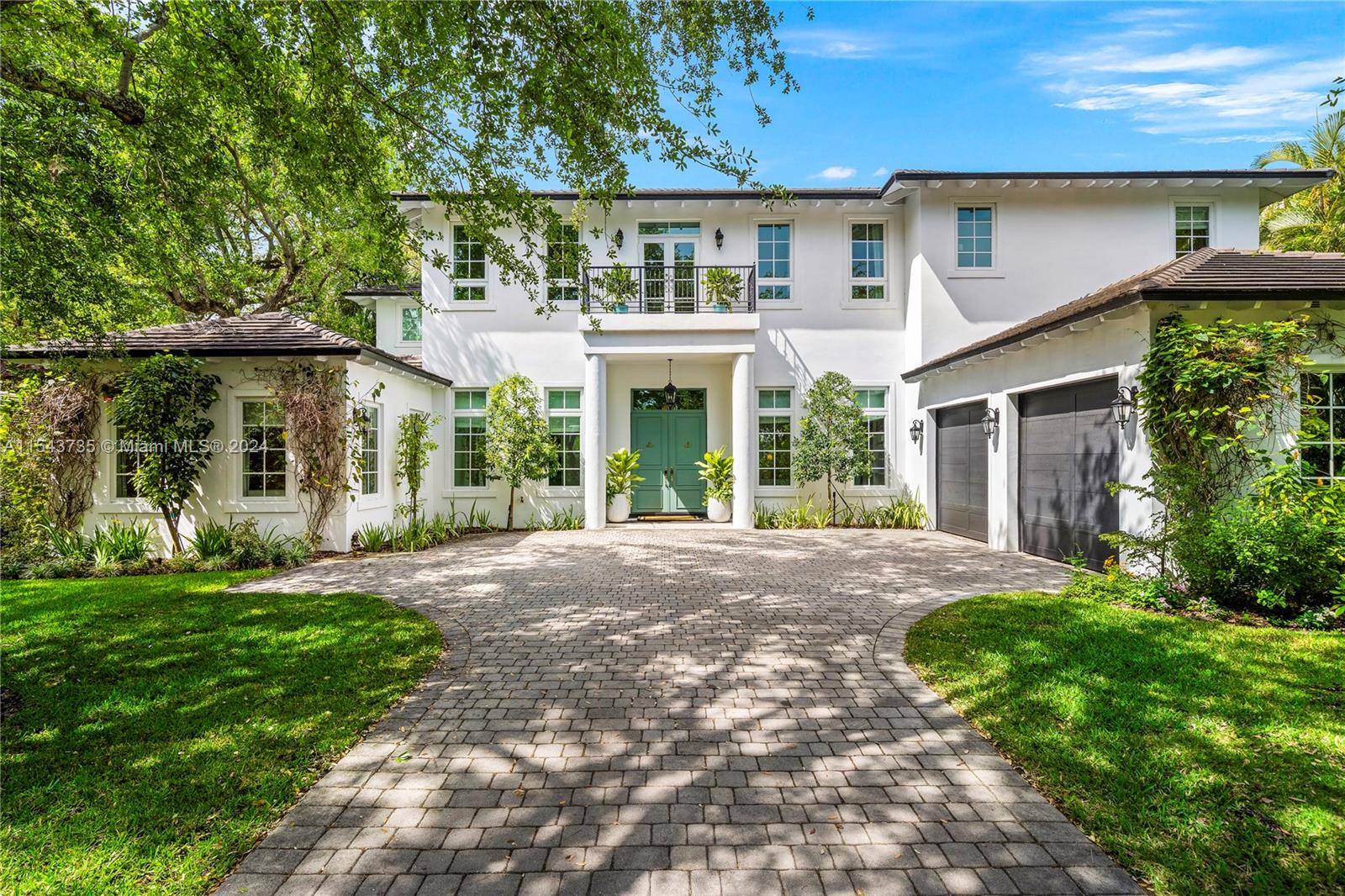 Experience an unmatched level of luxury from this picturesque residence in the heart of High Pines. Fit for the most discerning buyer, this newly built Contemporary French Colonial home was completed in 2020 w/a distinct level of care and attention to detail. Inside, find warm sun-drenched interiors, designed for seamless, open-plan living. Boasting high 12' ceilings, grand hallways, numerous living spaces, & serene garden views from every room. The ideal layout has 2 bedrms downstairs & 4 bedrms upstairs all w/ensuite baths, library, den, & an open eat-in gourmet kitchen w/gas range. The lavish primary offers 2 walk-in closets, terrace & stunning bathroom. Situated on an oversized 12,500SF lot w/a backyard oasis, heated saltwater pool, spacious veranda, lush garden & cabana w/full bath.