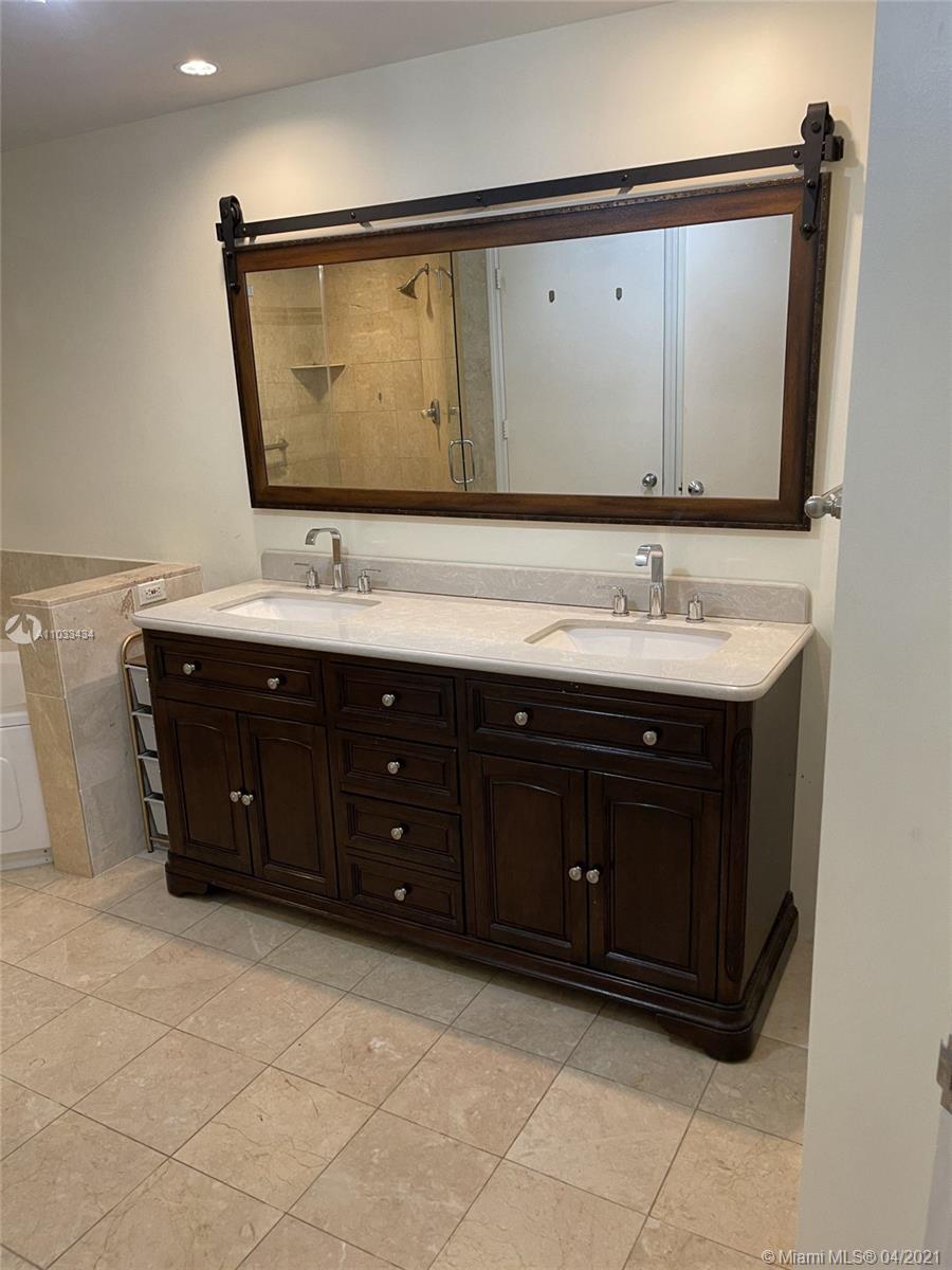 THREE TEQUESTA POINT COND - Residential