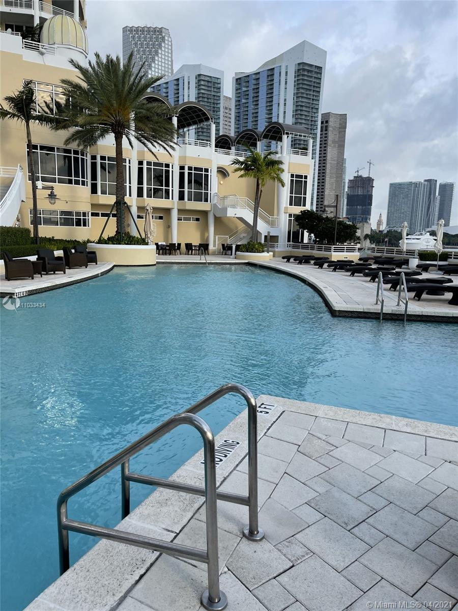 THREE TEQUESTA POINT COND - Residential