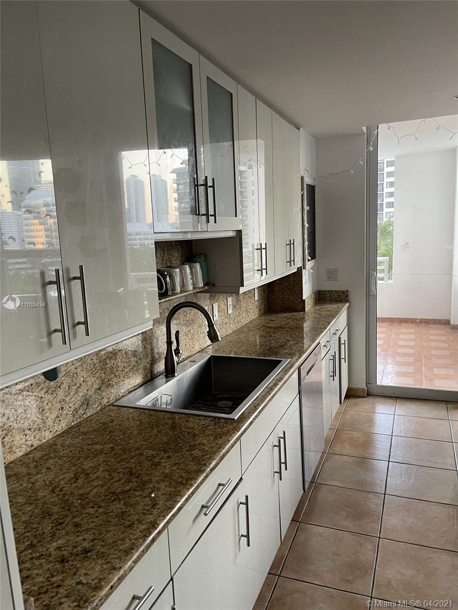 THREE TEQUESTA POINT COND - Residential