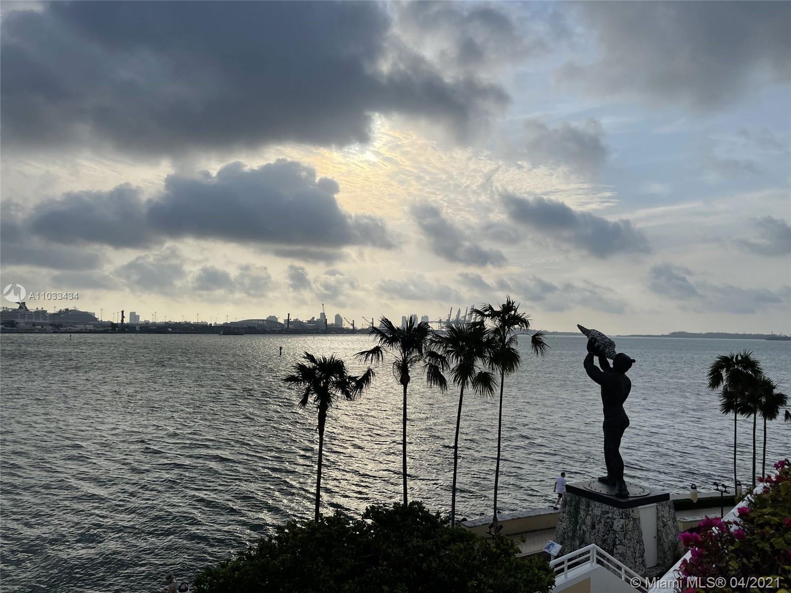 THREE TEQUESTA POINT COND - Residential