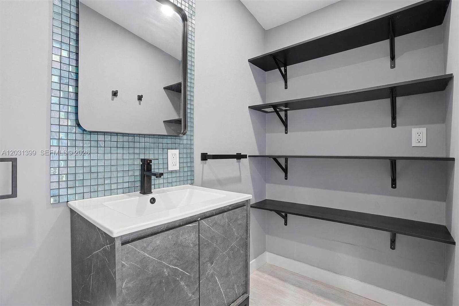 MIAMI SHORES SEC 8 REV - Residential