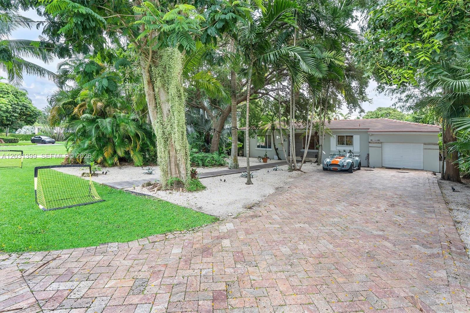 MIAMI SHORES SEC 8 REV - Residential